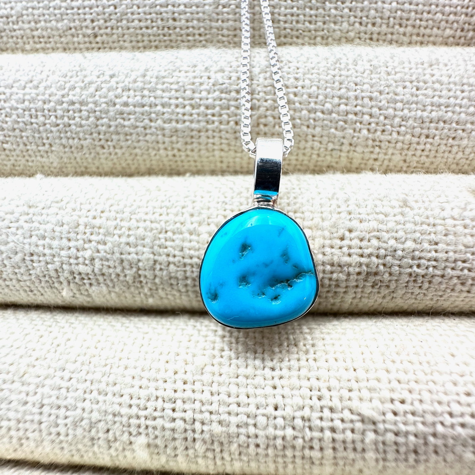 Jay King Mine Finds Blue Turquoise Sterling Silver Pendant Necklace 18 Inch Chain: Jay King Mine Finds Blue Turquoise Sterling Silver Pendant Necklace 18 Inch Chain