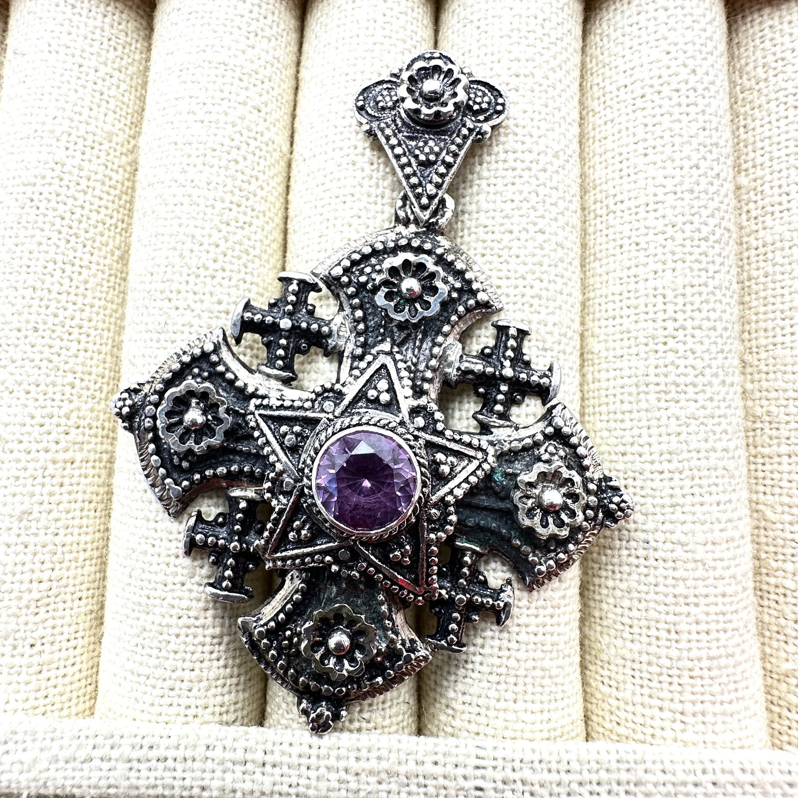Vintage Color Changing Sapphire Sterling Silver Maltese Cross Pendant 3 Inch Weight 33 Grams: Vintage Color Changing Sapphire Sterling Silver Maltese Cross Pendant 3 Inch Weight 33 Grams