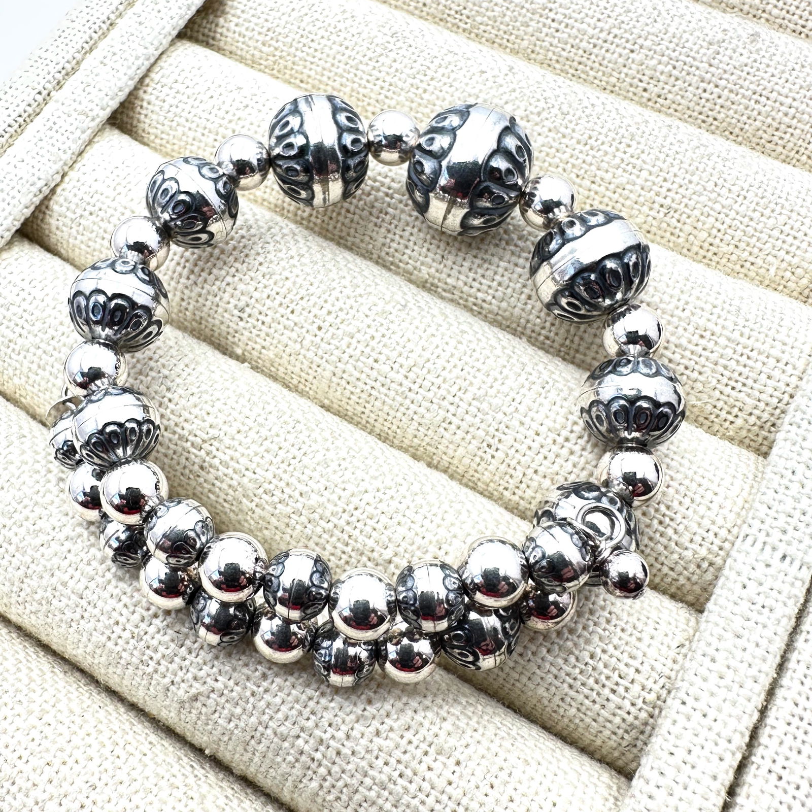 Vintage Carolyn Pollack Bench Bead Sterling Silver Coil Bracelet Fits up to 8 Inch Weight 13 Grams: Vintage Carolyn Pollack Bench Bead Sterling Silver Coil Bracelet Fits up to 8 Inch Weight 13 Grams