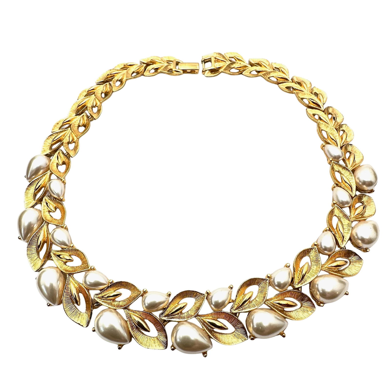 Vintage Napier Faux Pearl Gold Tone Statement Necklace 17 Inch (1 of 2)