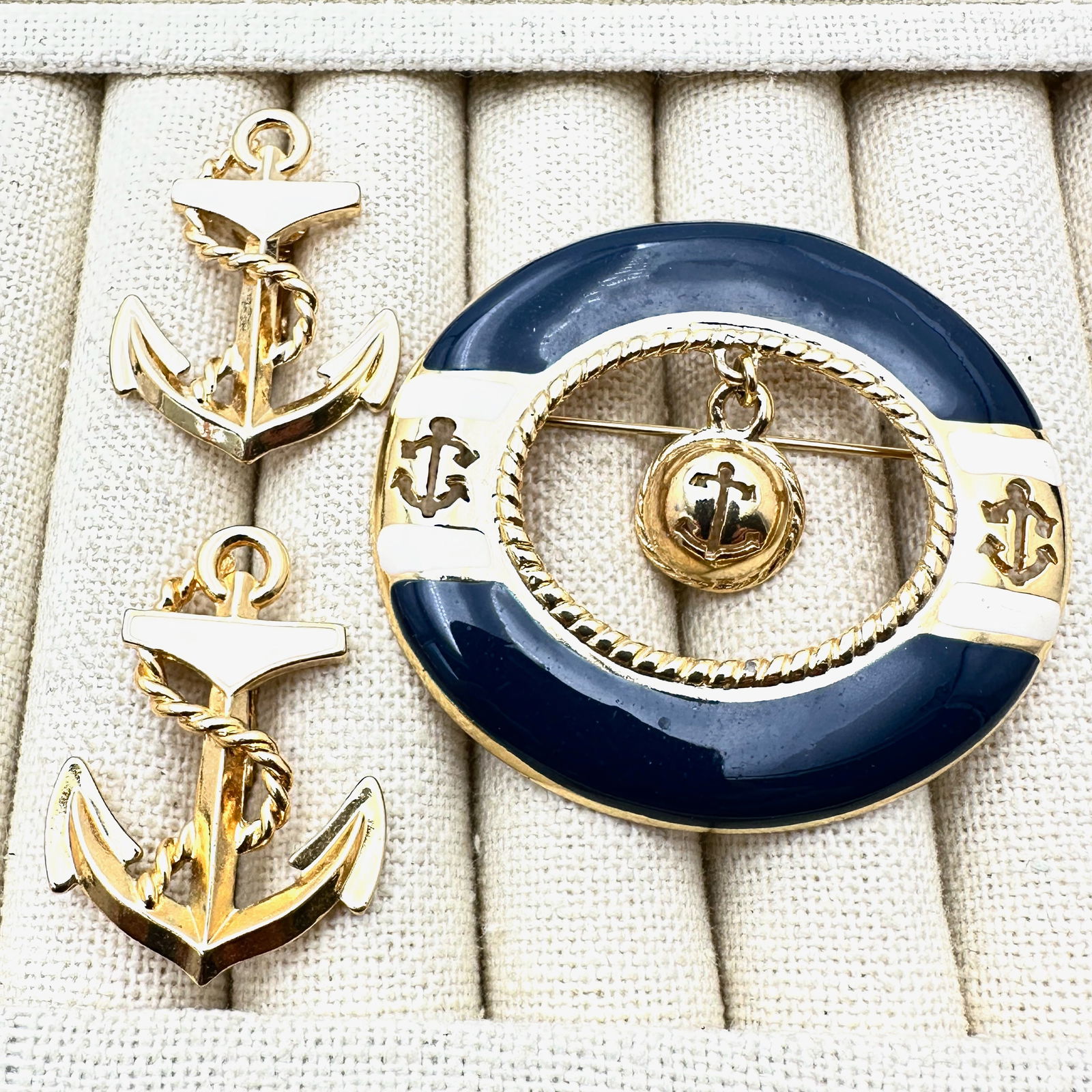 Vintage Blue White Enamel Gold Tone Brooch and Clip Earrings Sea Beach Cruise Vacation Summer: Vintage Blue White Enamel Gold Tone Brooch and Clip Earrings Sea Beach Cruise Vacation Summer