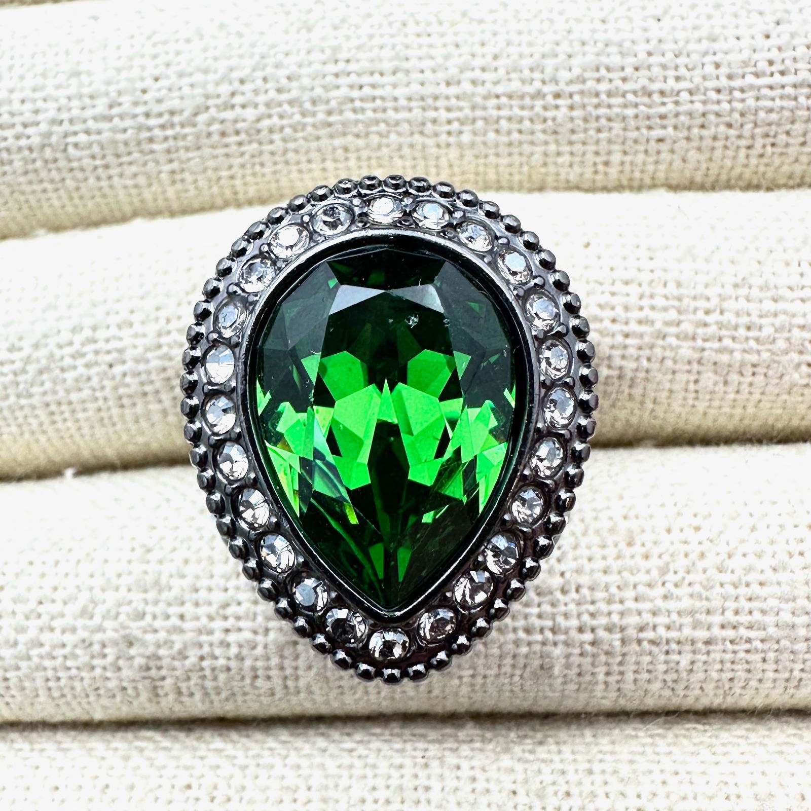 Brighton Green Crystal Dark Silver Plated Ring Size 7.5: Brighton Green Crystal Dark Silver Plated Ring Size 7.6