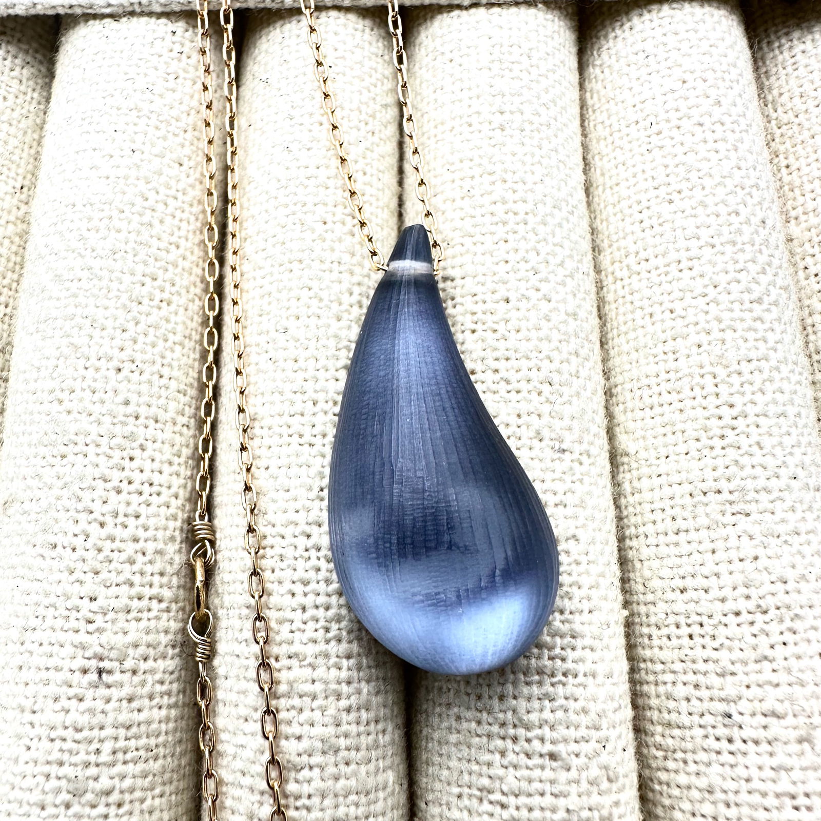 Alexis Bittar Grey Teardrop Pendant Gold Tone Necklace 16 Inch: Alexis Bittar Grey Teardrop Pendant Gold Tone Necklace 16 Inch