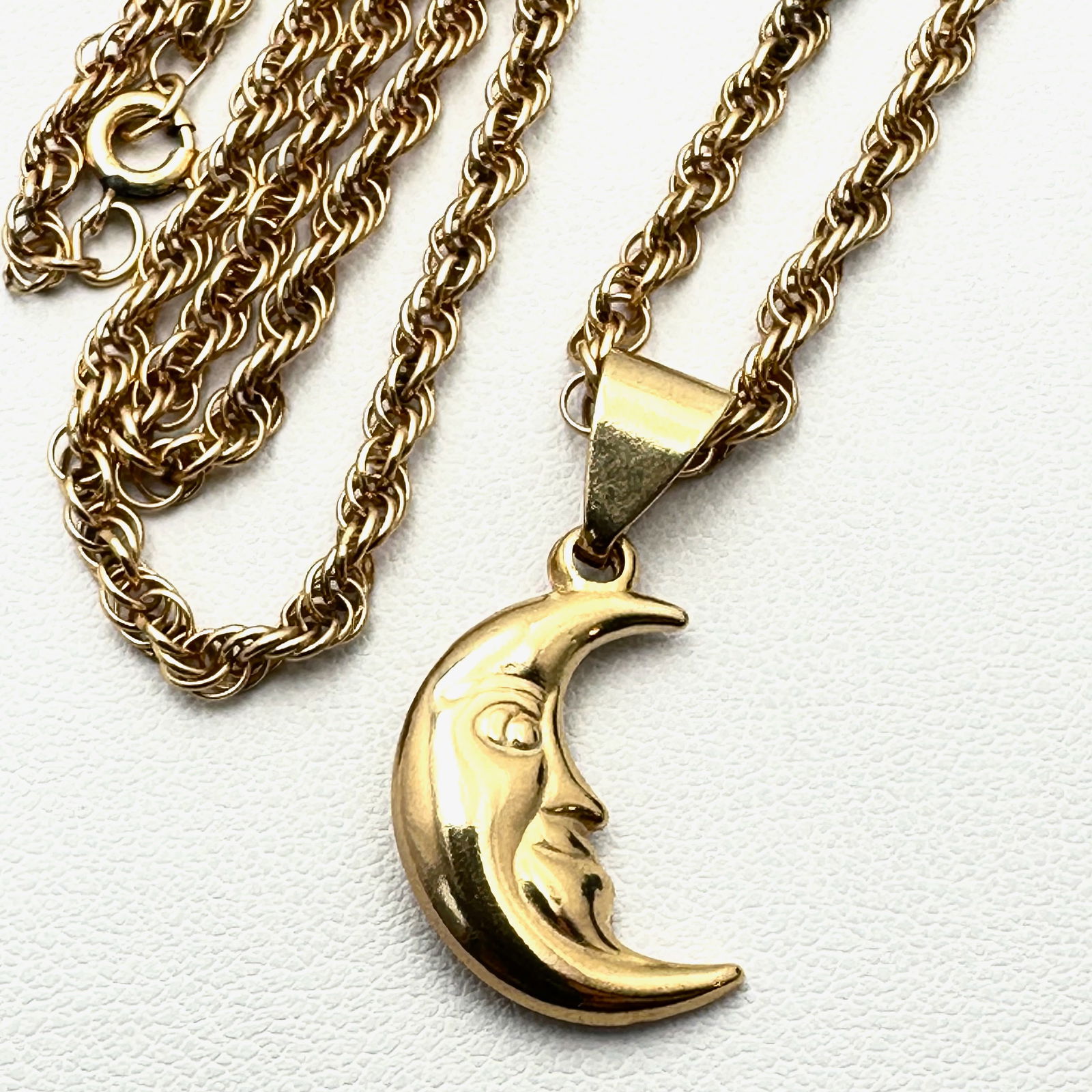 Gold Filled Moon Pendant Necklace 24 Inch Chain Weight 11 Grams: Gold Filled Moon Pendant Necklace 24 Inch Chain Weight 11 Grams