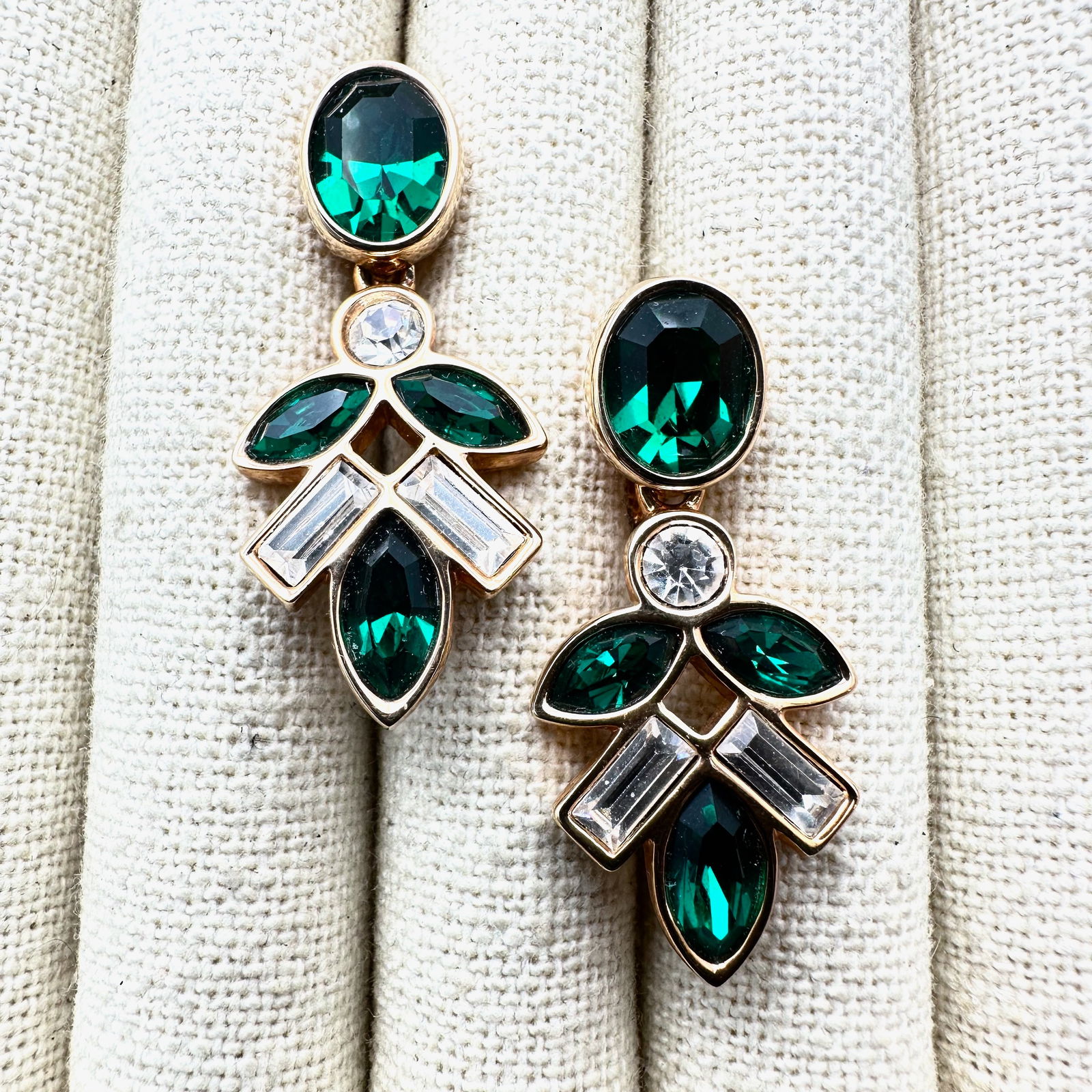 Vintage Swarovski SAL Clear And Green Crystal Gold Plated Clip Earrings 1.25 Inch: Vintage Swarovski SAL Clear And Green Crystal Gold Plated Clip Earrings 1.25 Inch