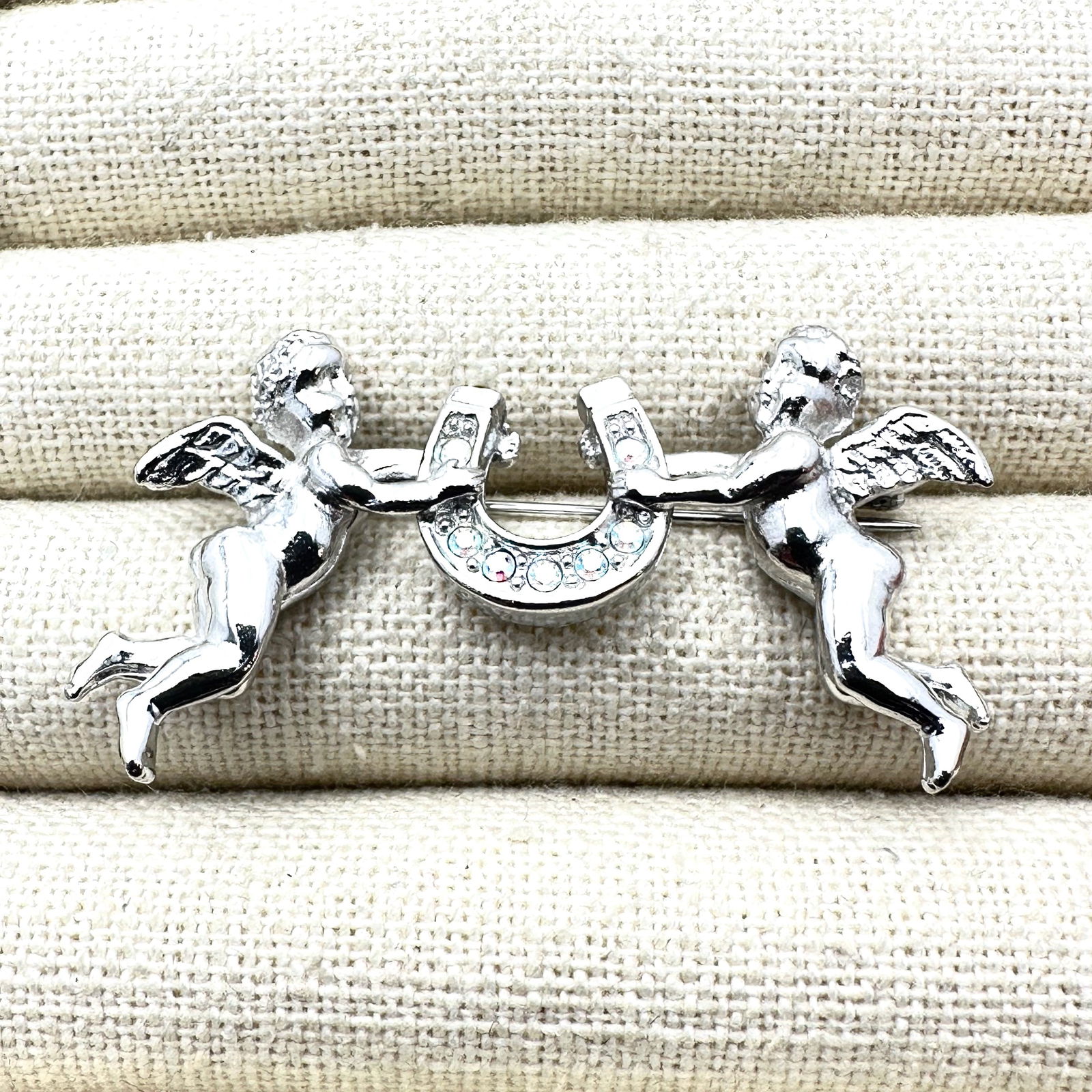 Vintage Kirks Folly Clear Crystal Silver Tone Angels Cherubs Brooch Pin 2.25 Inch: Vintage Kirks Folly Clear Crystal Silver Tone Angels Cherubs Brooch Pin 2.25 Inch