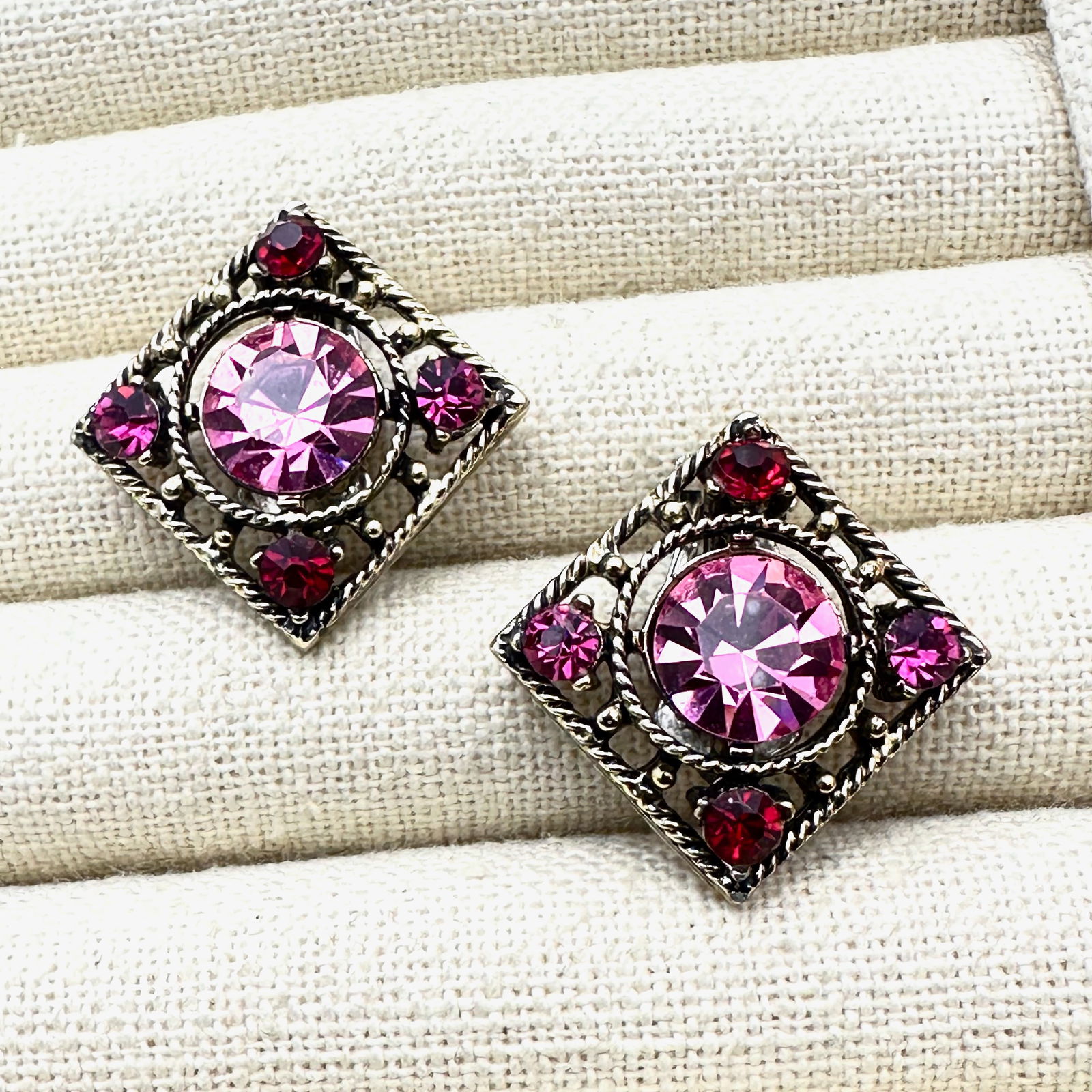 Vintage Weiss Pink and Red Rhinestone Gold Tone Clip Earrings: Vintage Weiss Pink and Red Rhinestone Gold Tone Clip Earrings