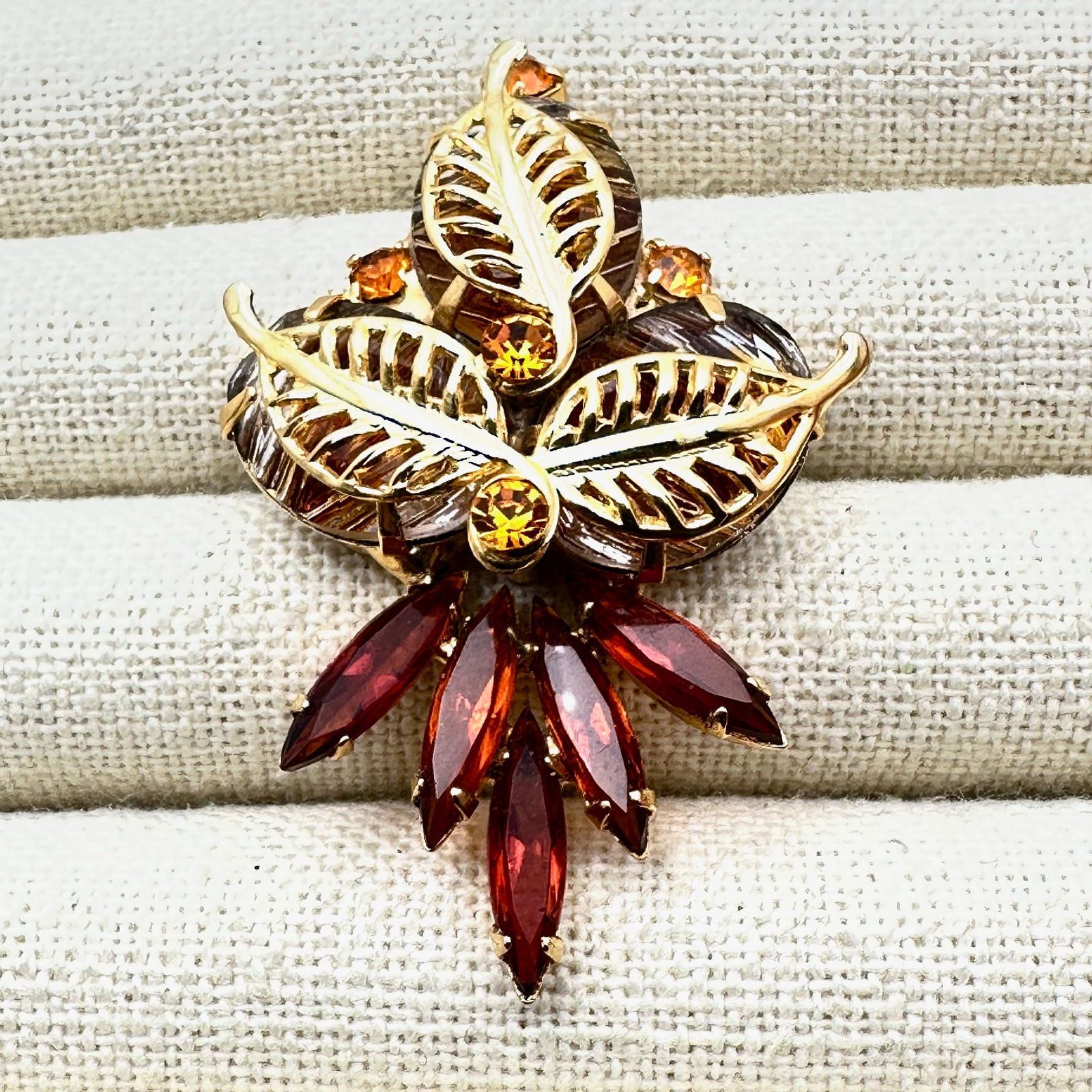 Vintage Amber Orange Glass Rhinestone Gold Tone Brooch Pin 2.5 Inch: Vintage Amber Orange Glass Rhinestone Gold Tone Brooch Pin 2.5 Inch