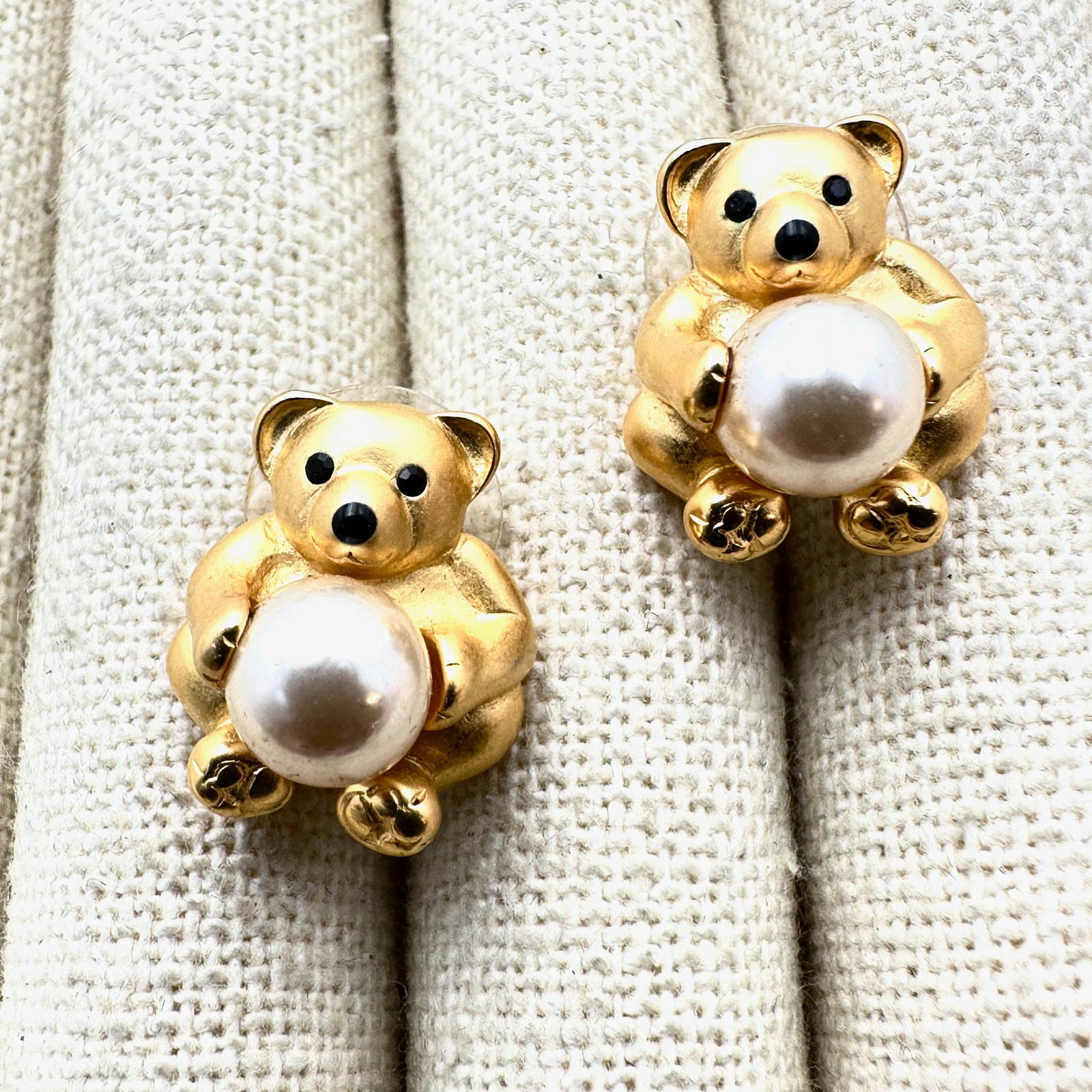 Vintage Joan Rivers Gold Tone Teddy Bear Pierced Earrings: Vintage Joan Rivers Gold Tone Teddy Bear Pierced Earrings