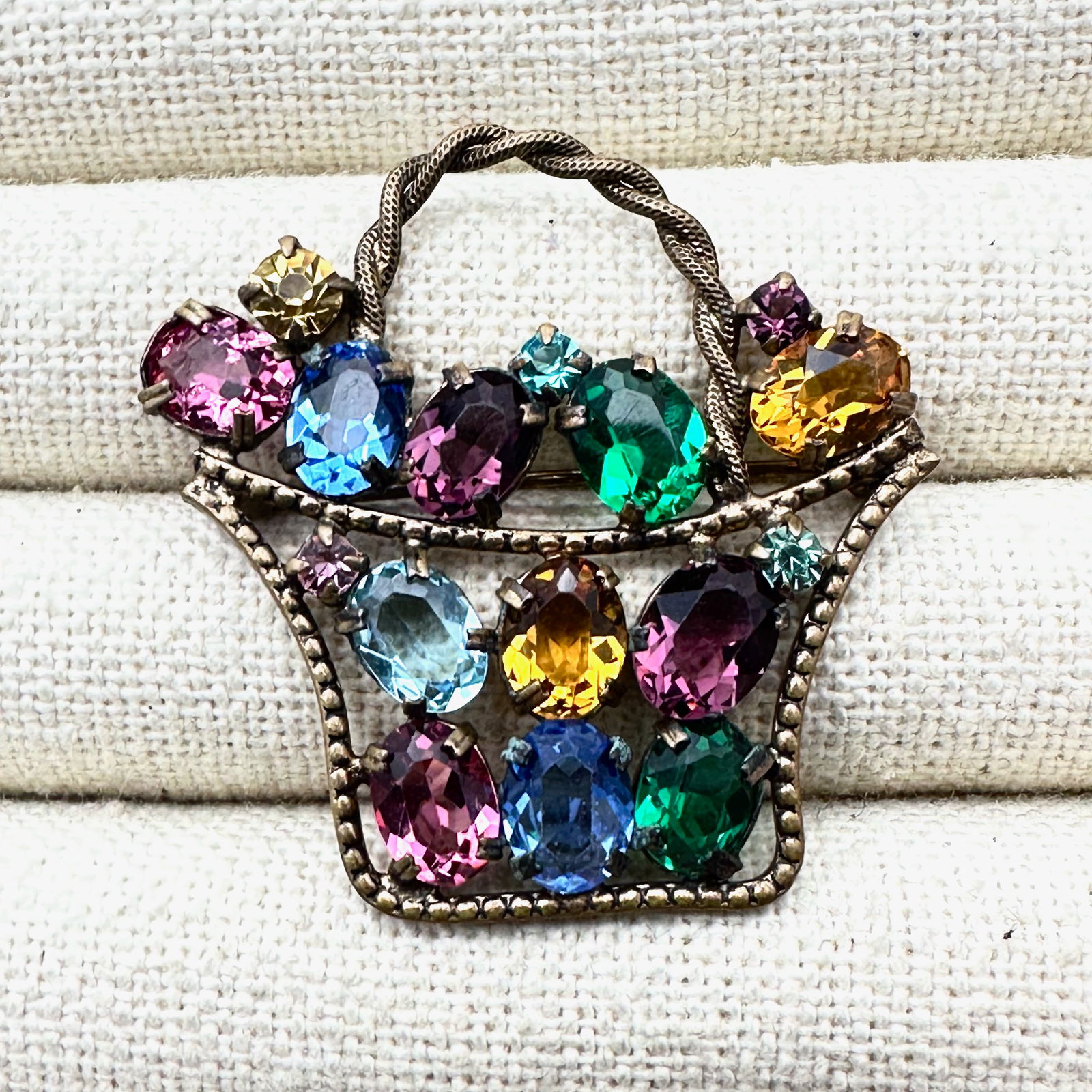 Vintage Multicolor Glass Rhinestone Antiqued Gold Tone Flower Basket Brooch Pin 2 Inch: Vintage Multicolor Glass Rhinestone Antiqued Gold Tone Flower Basket Brooch Pin 2 Inch