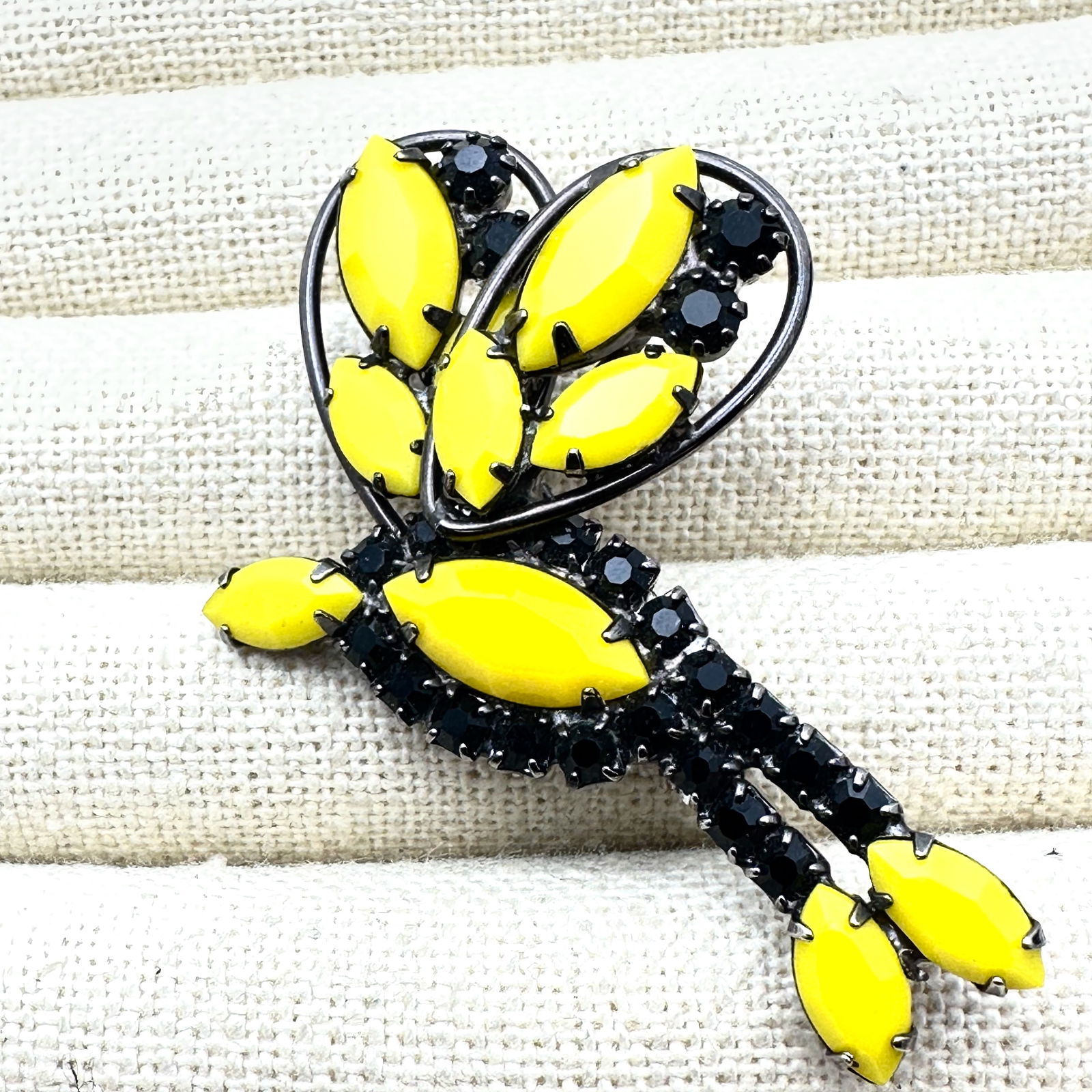 Vintage Yellow And Black Glass Rhinestone Butterfly Silver Tone Brooch Pin 2.5 Inch: Vintage Yellow And Black Glass Rhinestone Butterfly Silver Tone Brooch Pin 2.5 Inch