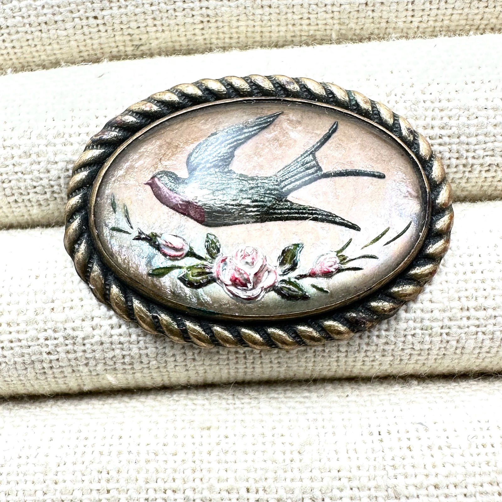 Antique Goofus Glass Bird Design Antiqued Gold Tone Brooch Pin 1.5 Inch: Antique Goofus Glass Bird Design Antiqued Gold Tone Brooch Pin 1.5 Inch