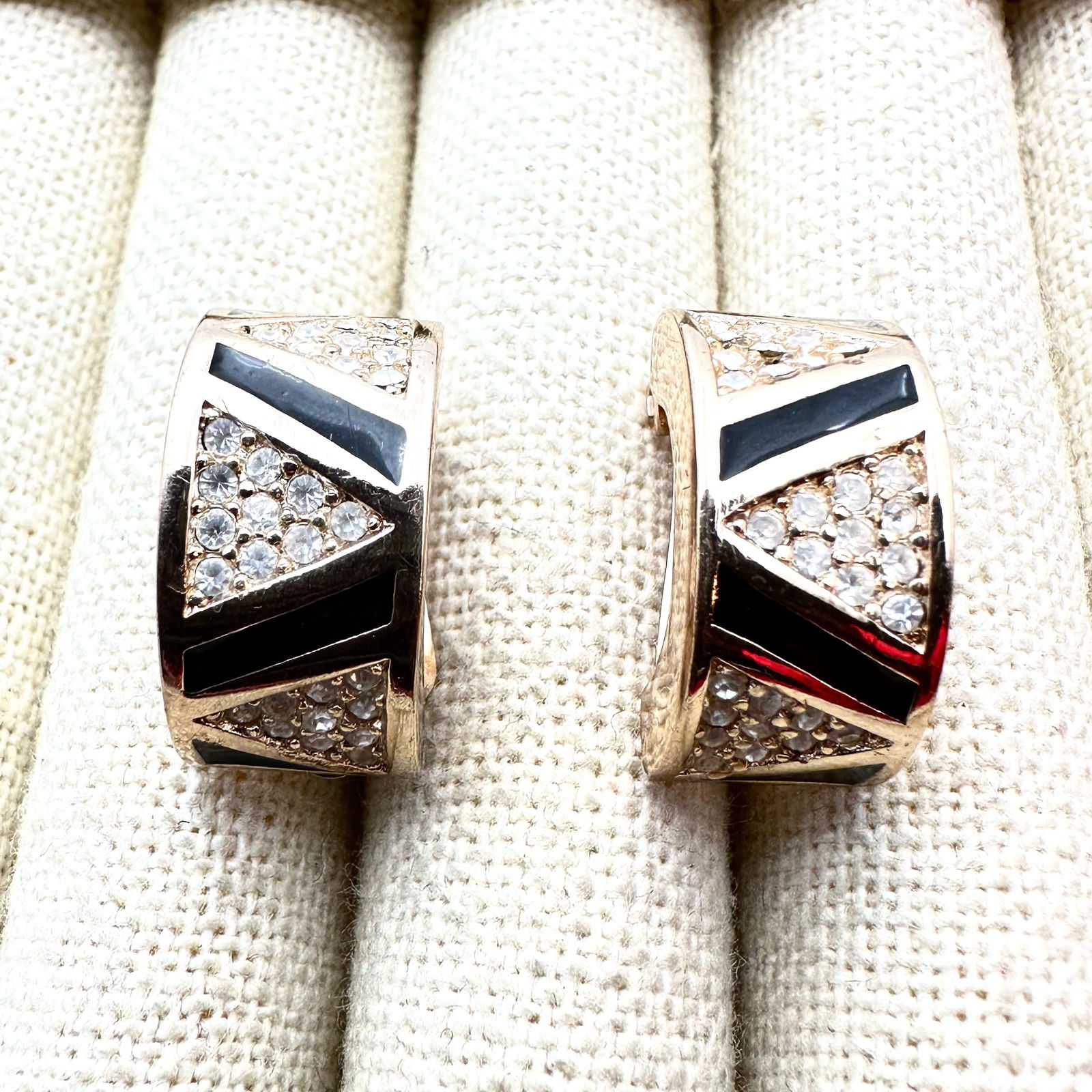 Vintage Christian Dior Black Enamel Clear Rhinestone Gold Tone Clip. Earrings 1 Inch: Vintage Christian Dior Black Enamel Clear Rhinestone Gold Tone Clip. Earrings 1 Inch