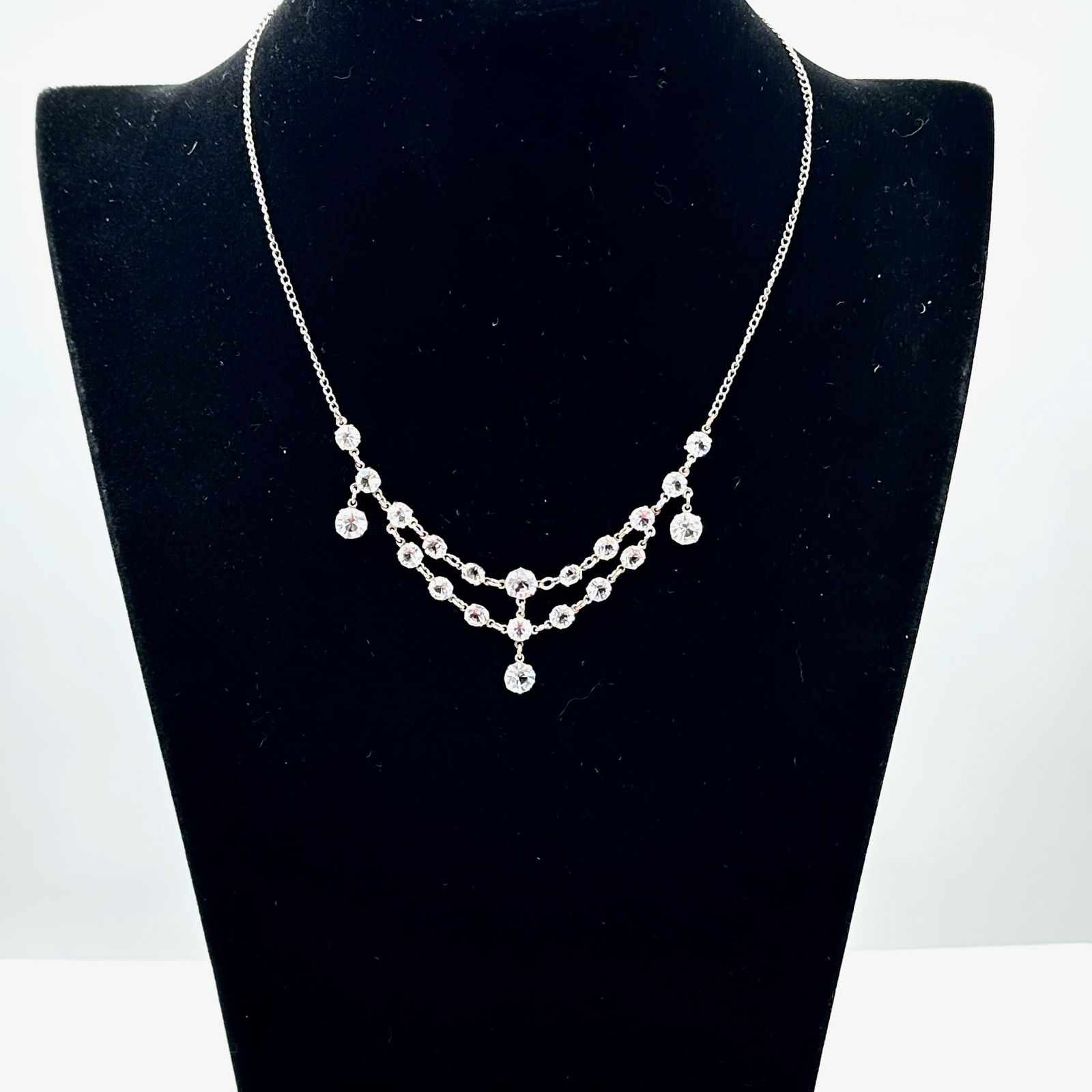 Vintage Bezel Set Clear Crystal Silver Tone Necklace 15 Inch: Vintage Bezel Set Clear Crystal Silver Tone Necklace 15 Inch