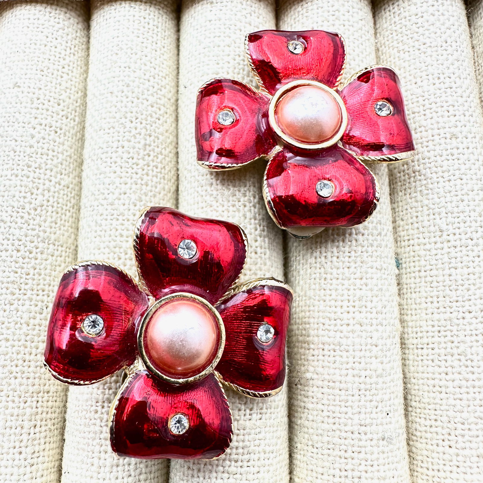 Vintage Unsigned Red Enamel Faux Pearl Clear Rhinestone Gold Tone Bow Clip Earrings: Vintage Unsigned Red Enamel Faux Pearl Clear Rhinestone Gold Tone Bow Clip Earrings