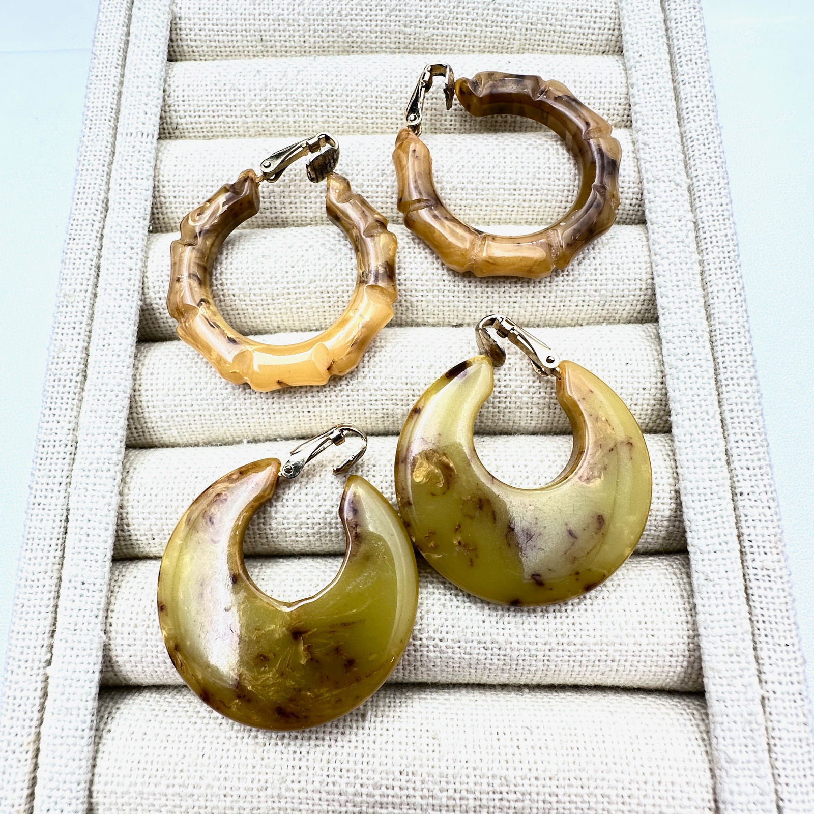 Vintage Group Lot of Bakelite Clip Earrings: Vintage Group Lot of Bakelite Clip Earrings