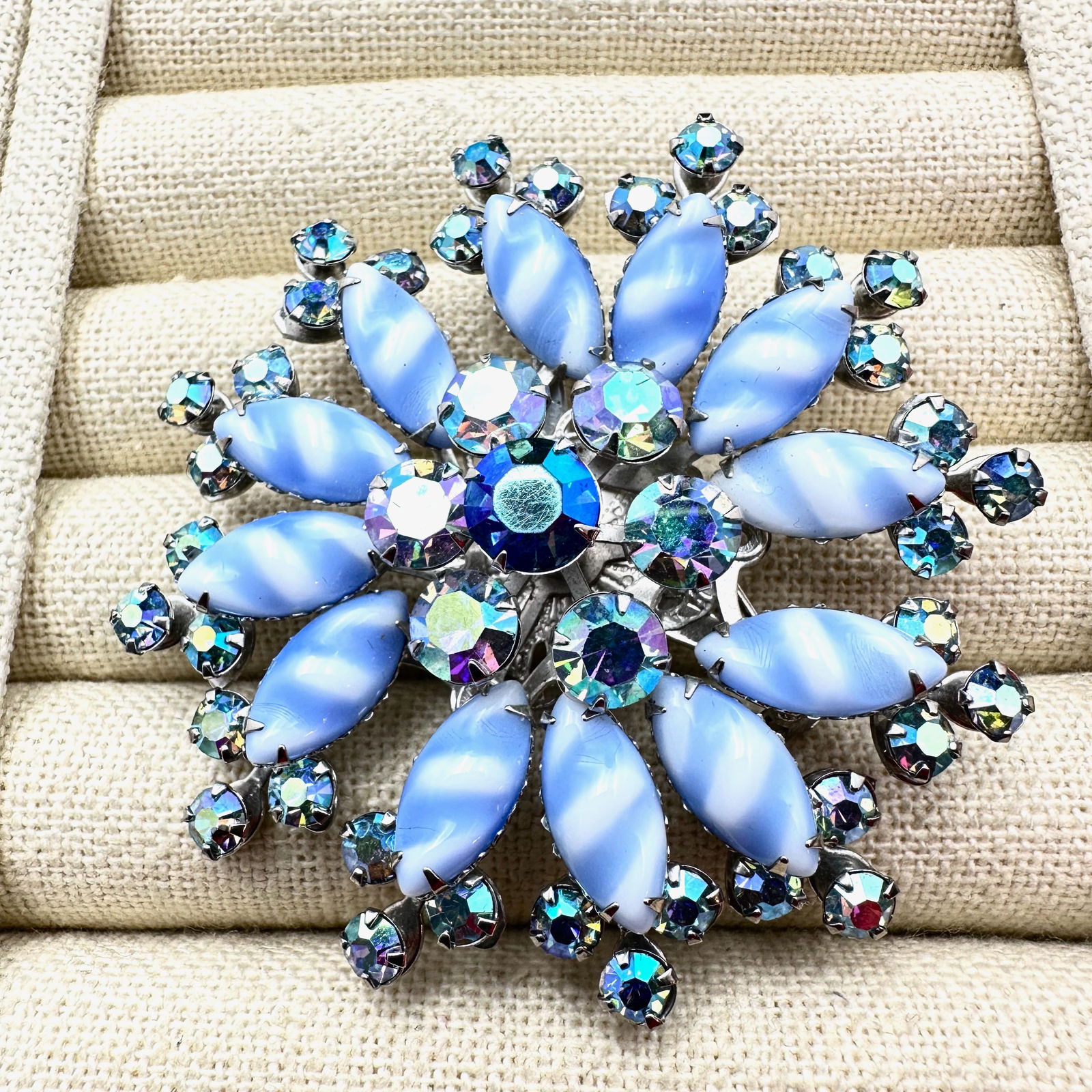 Vintage Blue White Swirl Glass Large Rhinestone Silver Tone Brooch Pin 2.5 Inch: Vintage Blue White Swirl Glass Large Rhinestone Silver Tone Brooch Pin 2.5 Inch