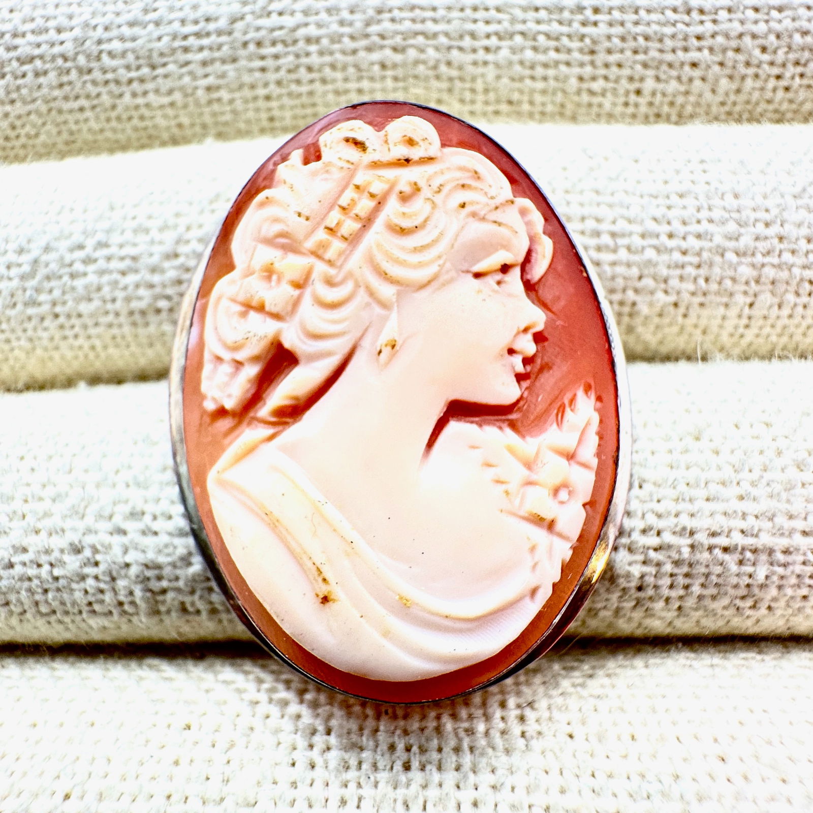 Antique Sterling Silver Carved Shell Cameo Brooch Pin Pendant 1.5 Inch: Antique Sterling Silver Carved Shell Cameo Brooch Pin Pendant 1.5 Inch