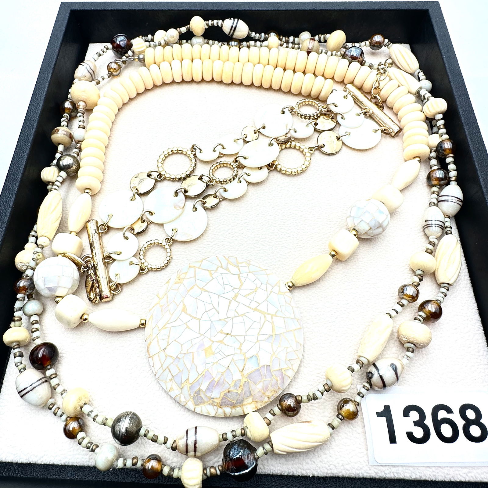 Vintage to Modern Group Lot Collection of Jewelry: Vintage to Modern Group Lot Collection of Jewelry