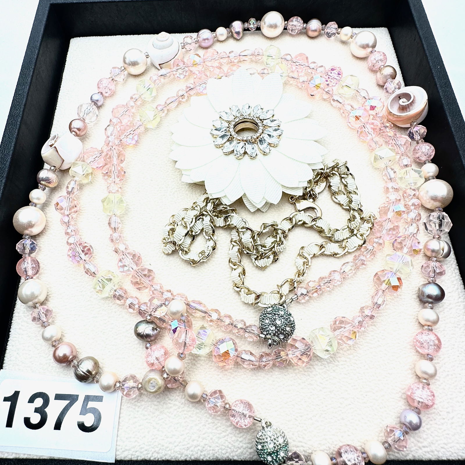 Vintage to Modern Group Lot Collection of Jewelry: Vintage to Modern Group Lot Collection of Jewelry