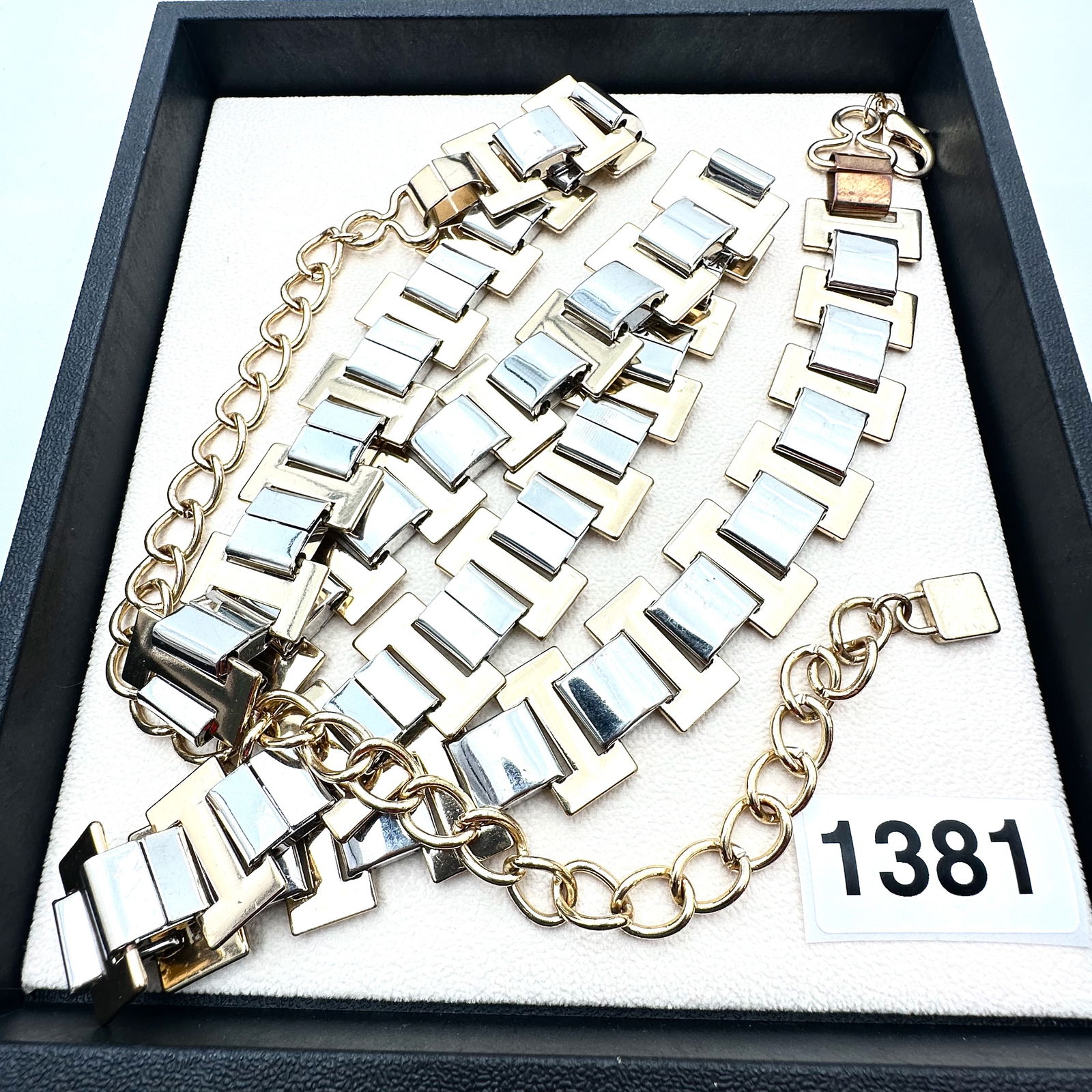 Vintage Gold and Silver Tone Belt: Vintage Gold and Silver Tone Belt