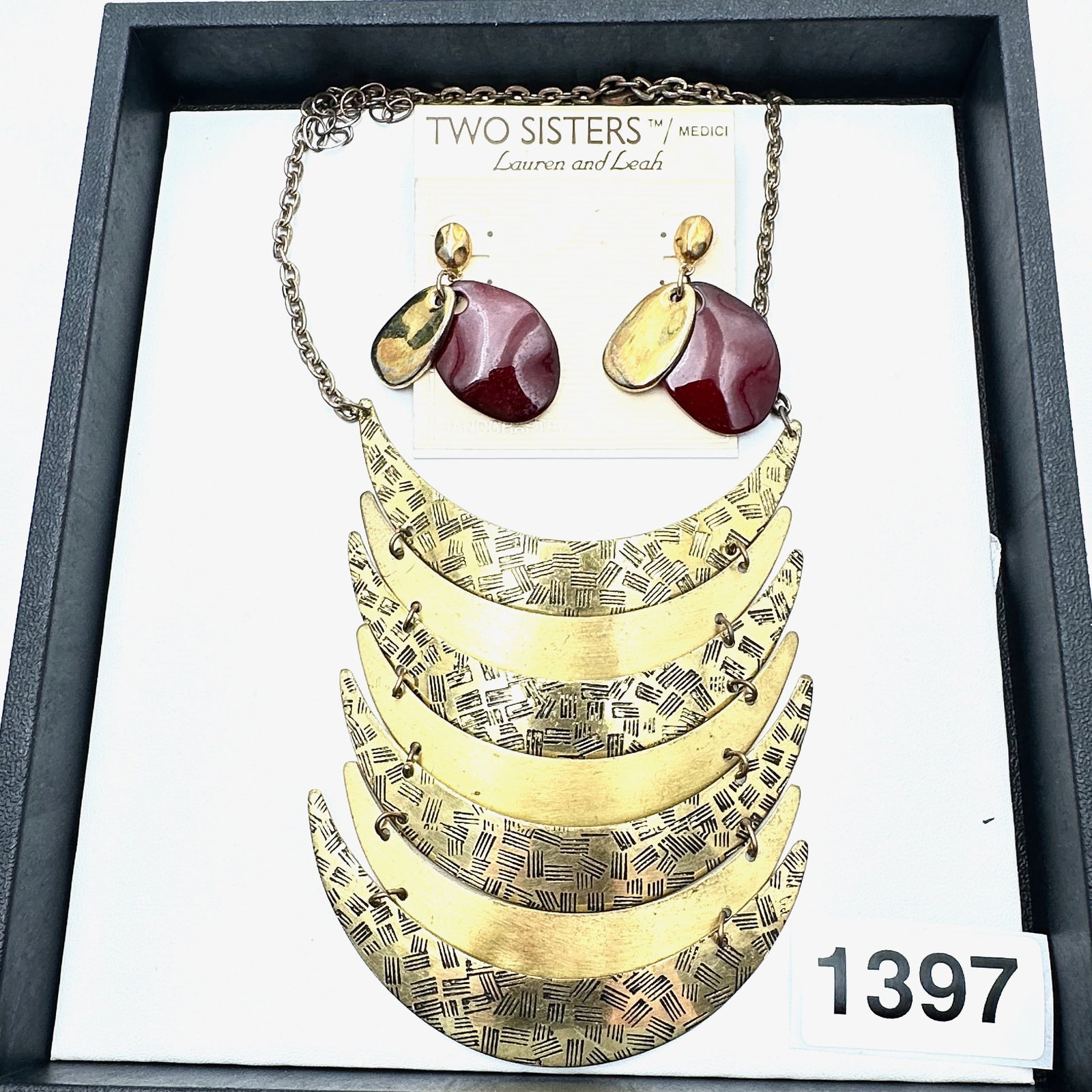 Vintage to Modern Group Lot Collection of Jewelry: Vintage to Modern Group Lot Collection of Jewelry