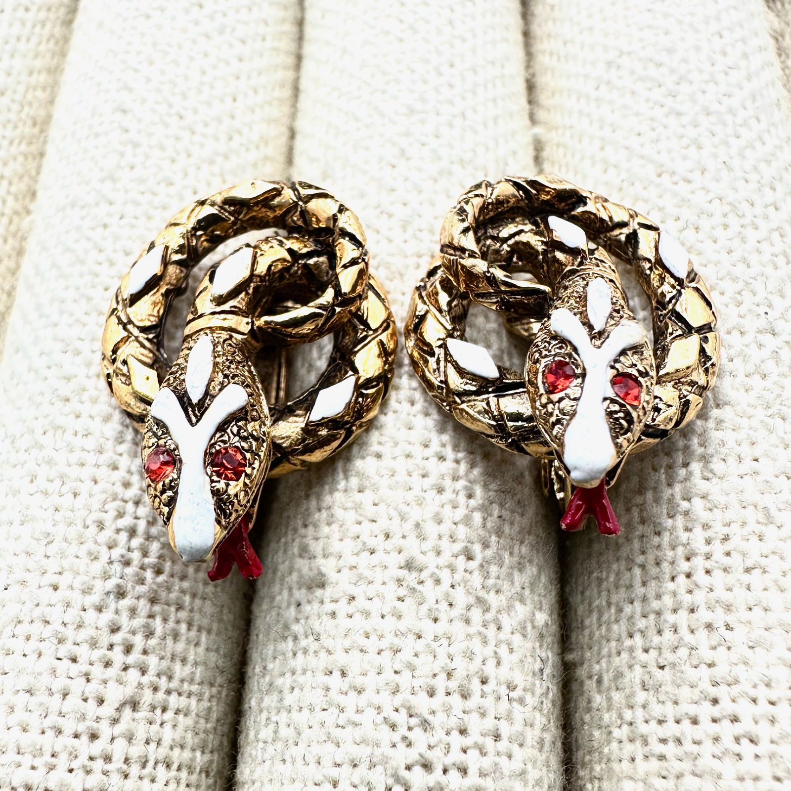 Vintage Arthur Pepper ART Enamel Gold Tone Snake Design Clip Earrings: Vintage Arthur Pepper ART Enamel Gold Tone Snake Design Clip Earrings