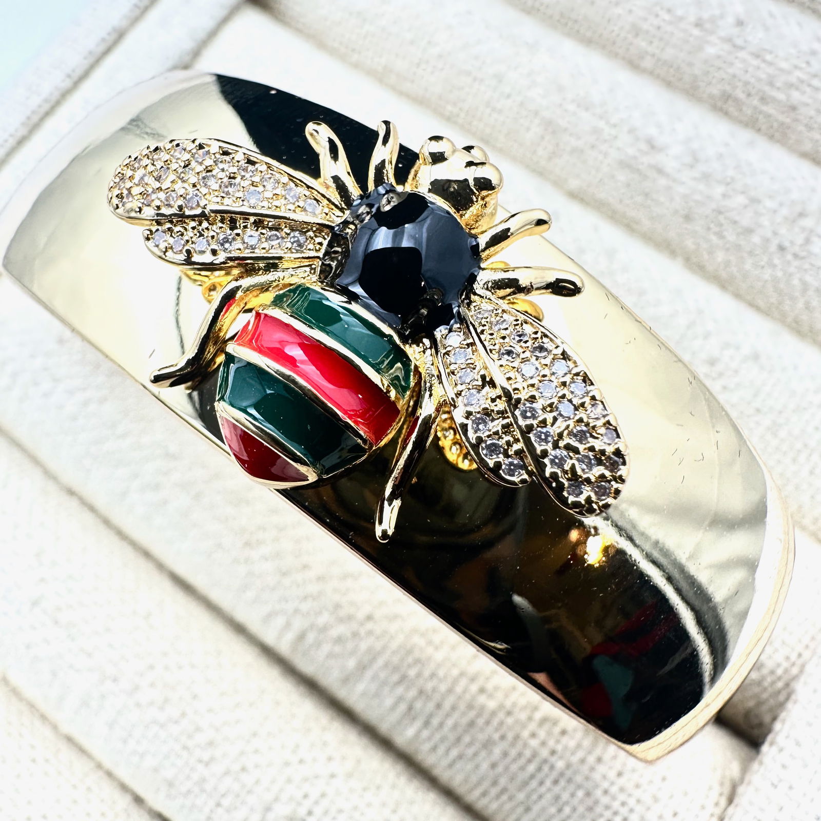 Clear Rhinestone Red Green Black Enamel Bee Gold tone Hinged Bangle Bracelet 7 Inch: Clear Rhinestone Red Green Black Enamel Bee Gold tone Hinged Bangle Bracelet 7 Inch