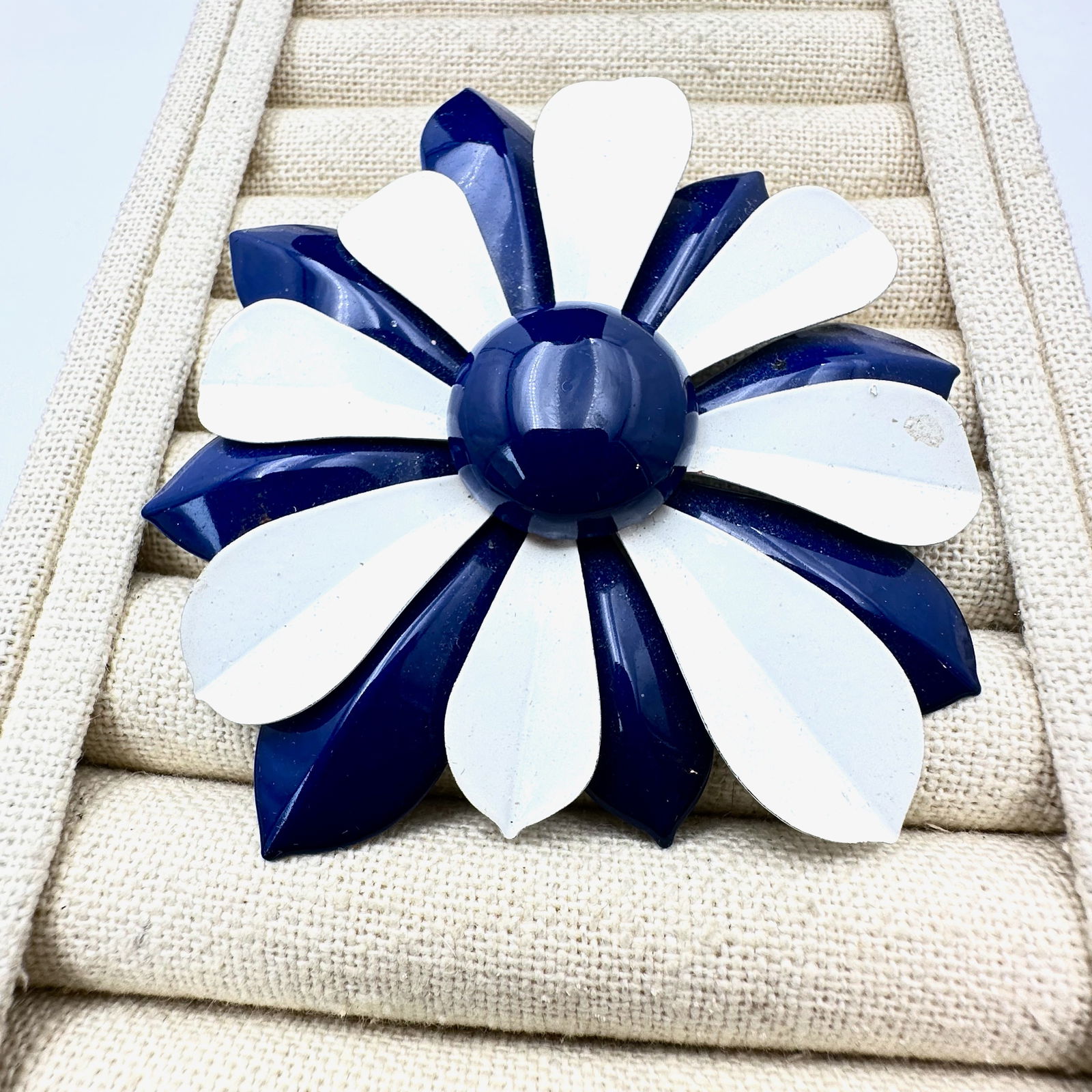 Vintage Large Retro Blue White Enamel 3 Inch Flower Brooch Pin: Vintage Large Retro Blue White Enamel 3 Inch Flower Brooch Pin
