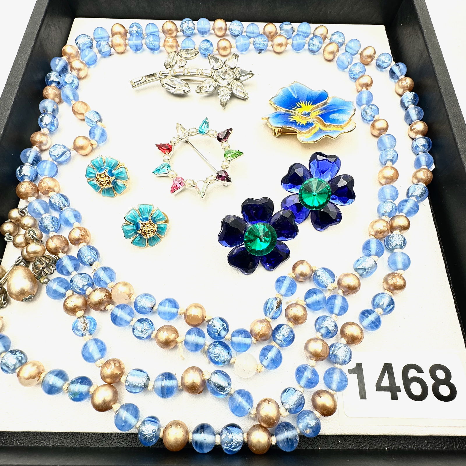 Vintage to Modern Group Lot Collection of Jewelry: Vintage to Modern Group Lot Collection of Jewelry