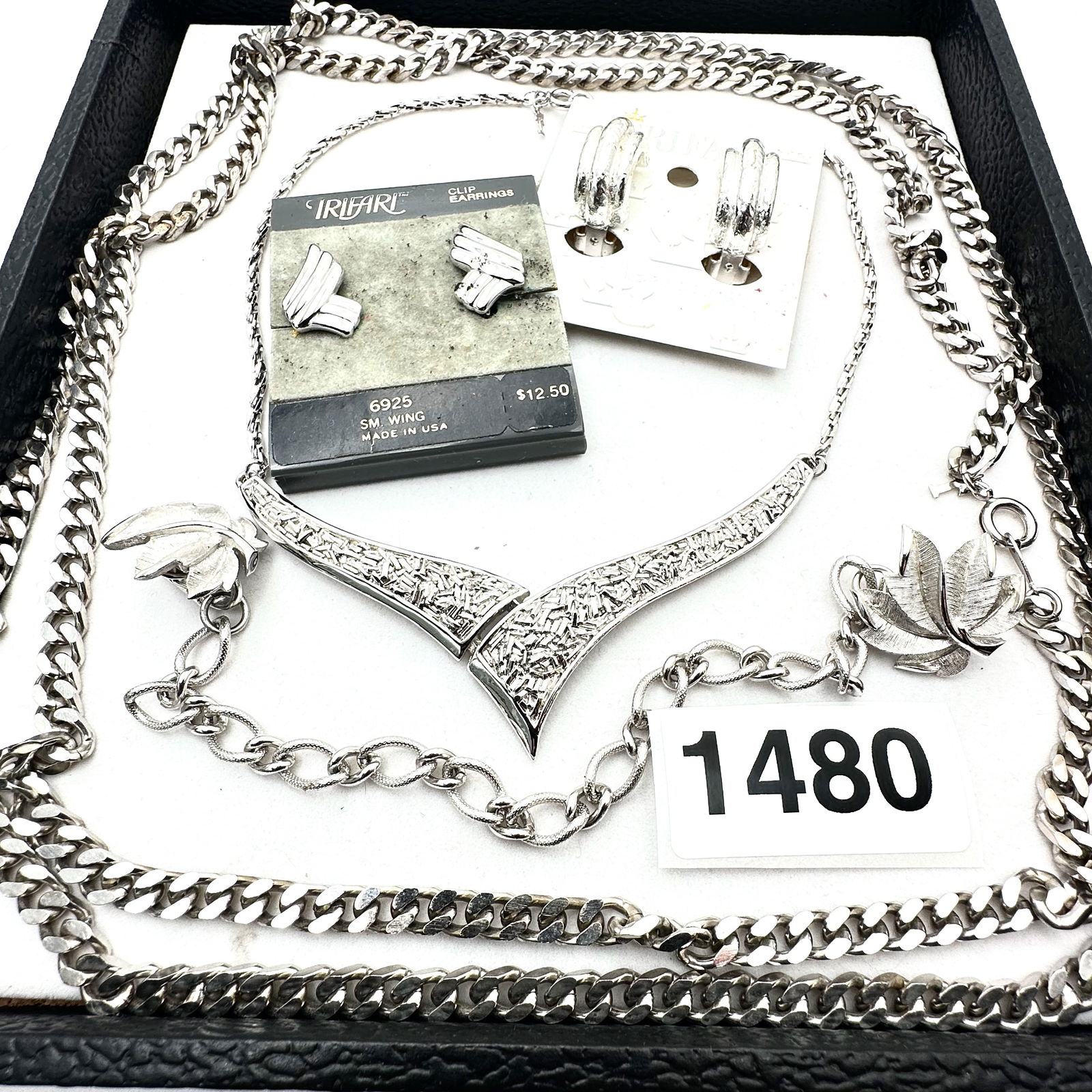 Vintage to Modern Group Lot Collection of Jewelry: Vintage to Modern Group Lot Collection of Jewelry