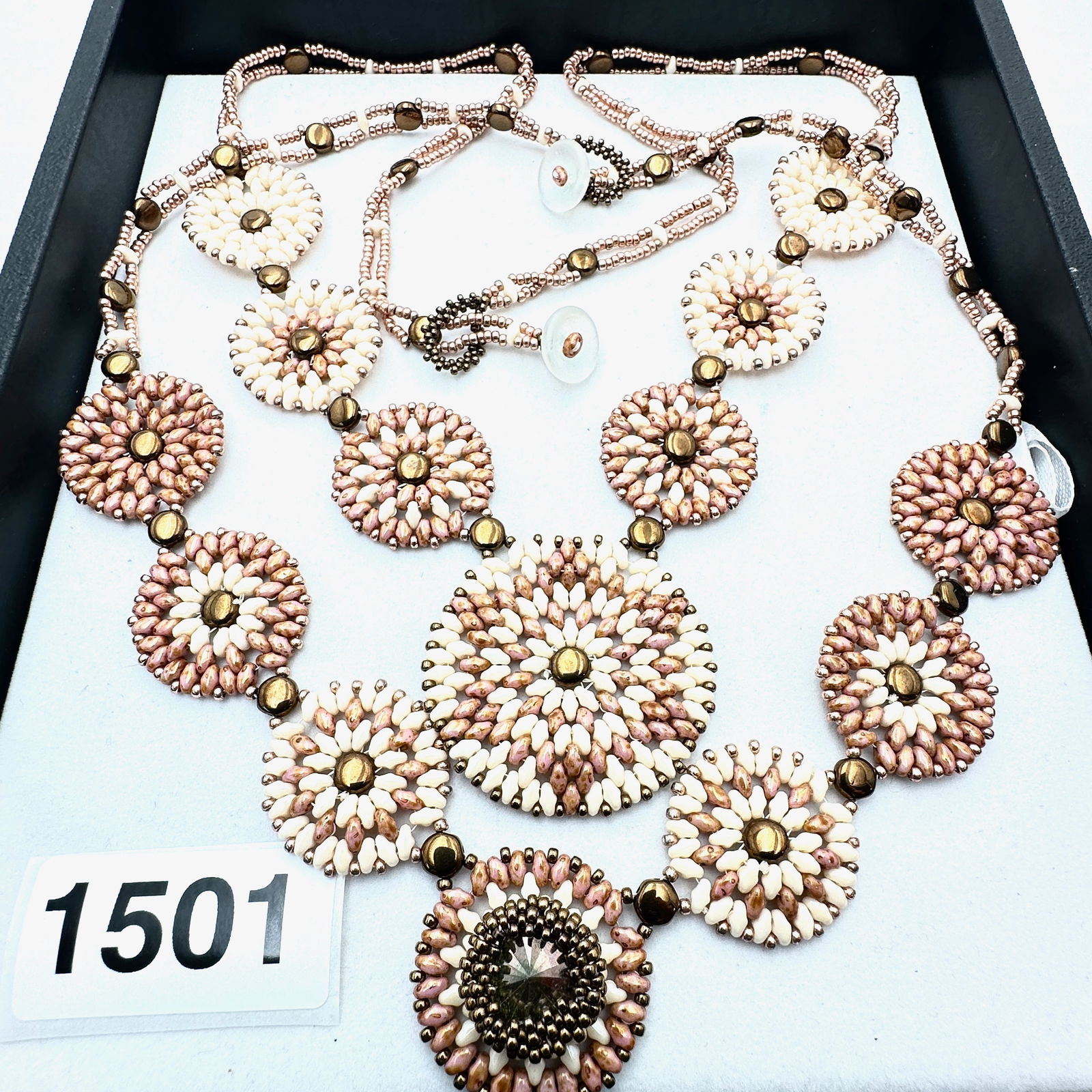 Vintage to Modern Group Lot Collection of Jewelry: Vintage to Modern Group Lot Collection of Jewelry