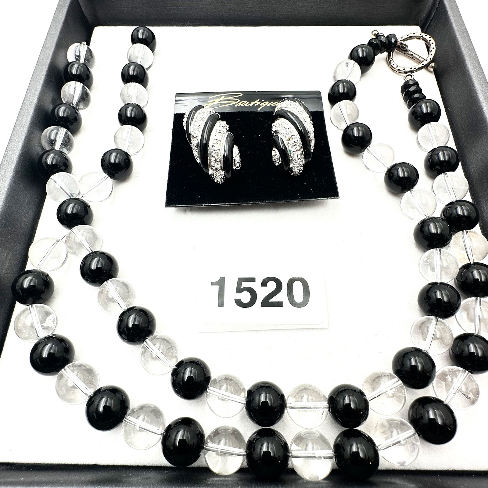 Vintage to Modern Group Lot Collection of Jewelry: Vintage to Modern Group Lot Collection of Jewelry