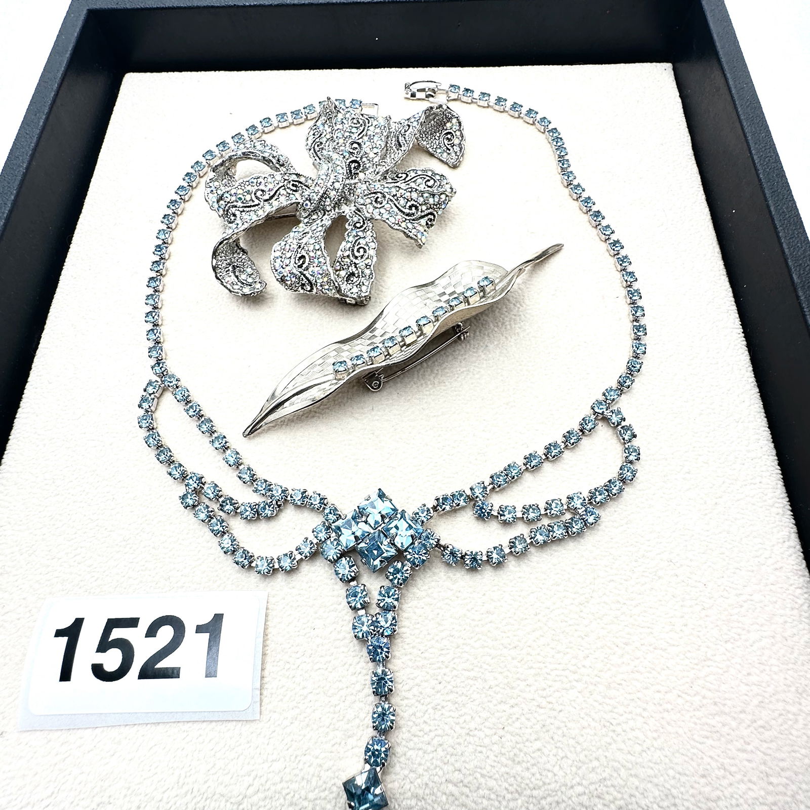 Vintage to Modern Group Lot Collection of Jewelry: Vintage to Modern Group Lot Collection of Jewelry