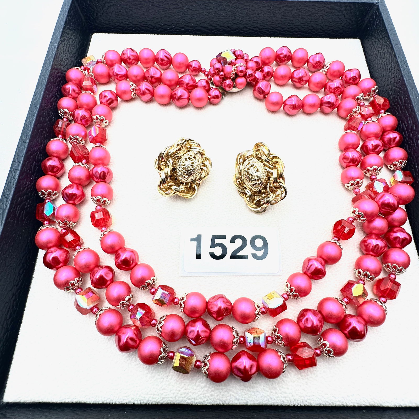 Vintage to Modern Group Lot Collection of Jewelry: Vintage to Modern Group Lot Collection of Jewelry