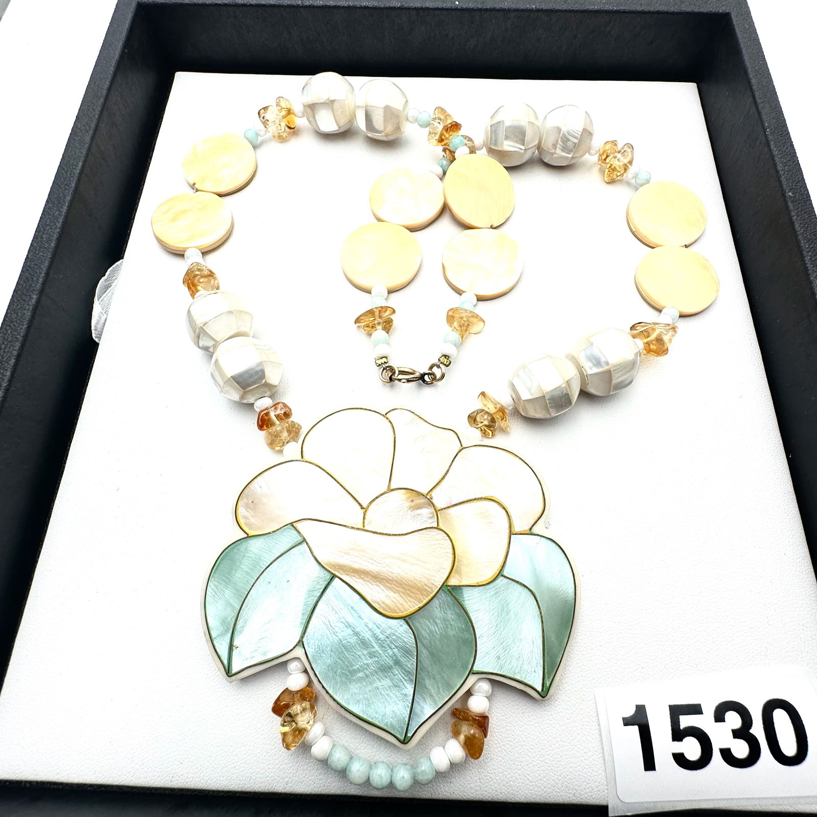 Vintage Lee Sands Necklace Inlay Gemstone Pearl Flower Design Pendant Necklace: Vintage Lee Sands Necklace Inlay Gemstone Pearl Flower Design Pendant Necklace