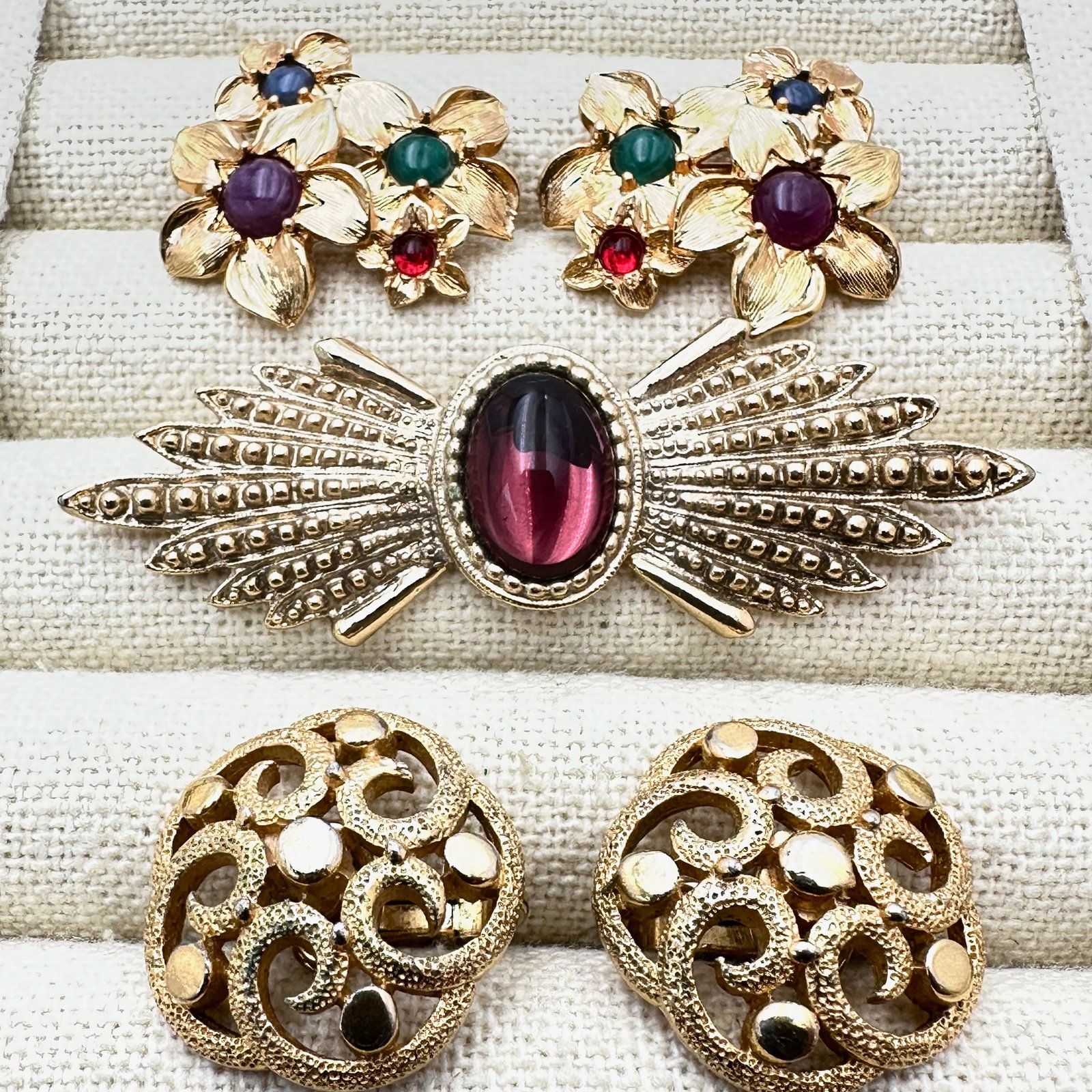 Vintage Jewelry Group Lot Trifari Earrings Multicolor Earrings 1928 Brand Brooch Pin: Vintage Jewelry Group Lot Trifari Earrings Multicolor Earrings 1928 Brand Brooch Pin
