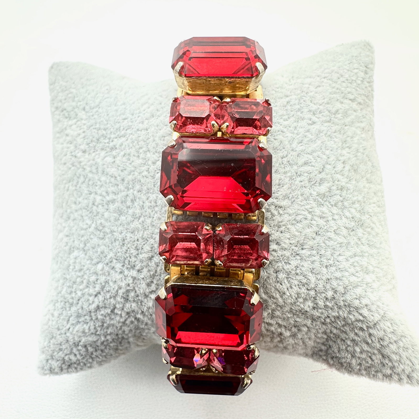 Vintage Gorgeous Pink and Red Glass Rhinestone Gold tone Booch Chain Style Bracelet 7 Inch (1 of 3)