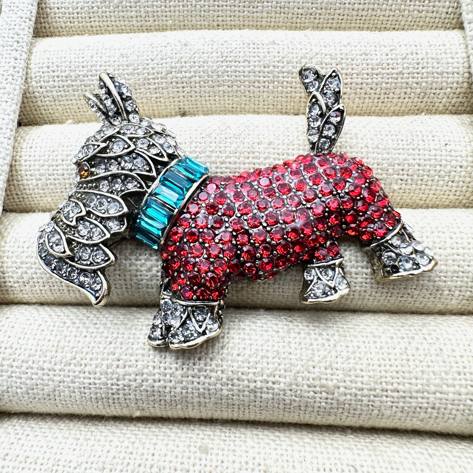 Crystal Scottie Dog or Westie Dog Gold Tone 2.5 Inch Brooch Pin (1 of 2)