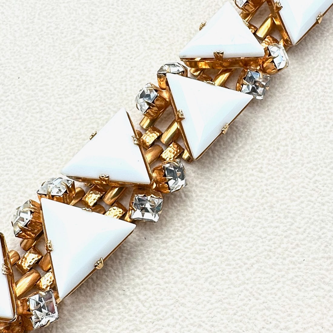 Vintage White Milk Glass Triangle Shaped Rhinestones Gold Tone Bracelet 6.5 Inch (1 of 3)
