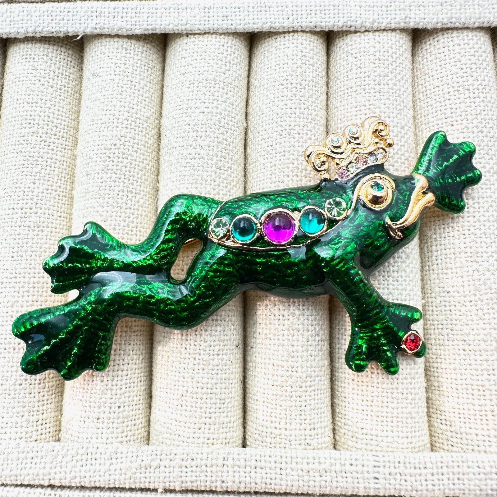 Vintage Jeweled Multicolor And Green Enamel Gold Tone Frog Brooch Pin 3.5 Inch Nice Quality (1 of 2)