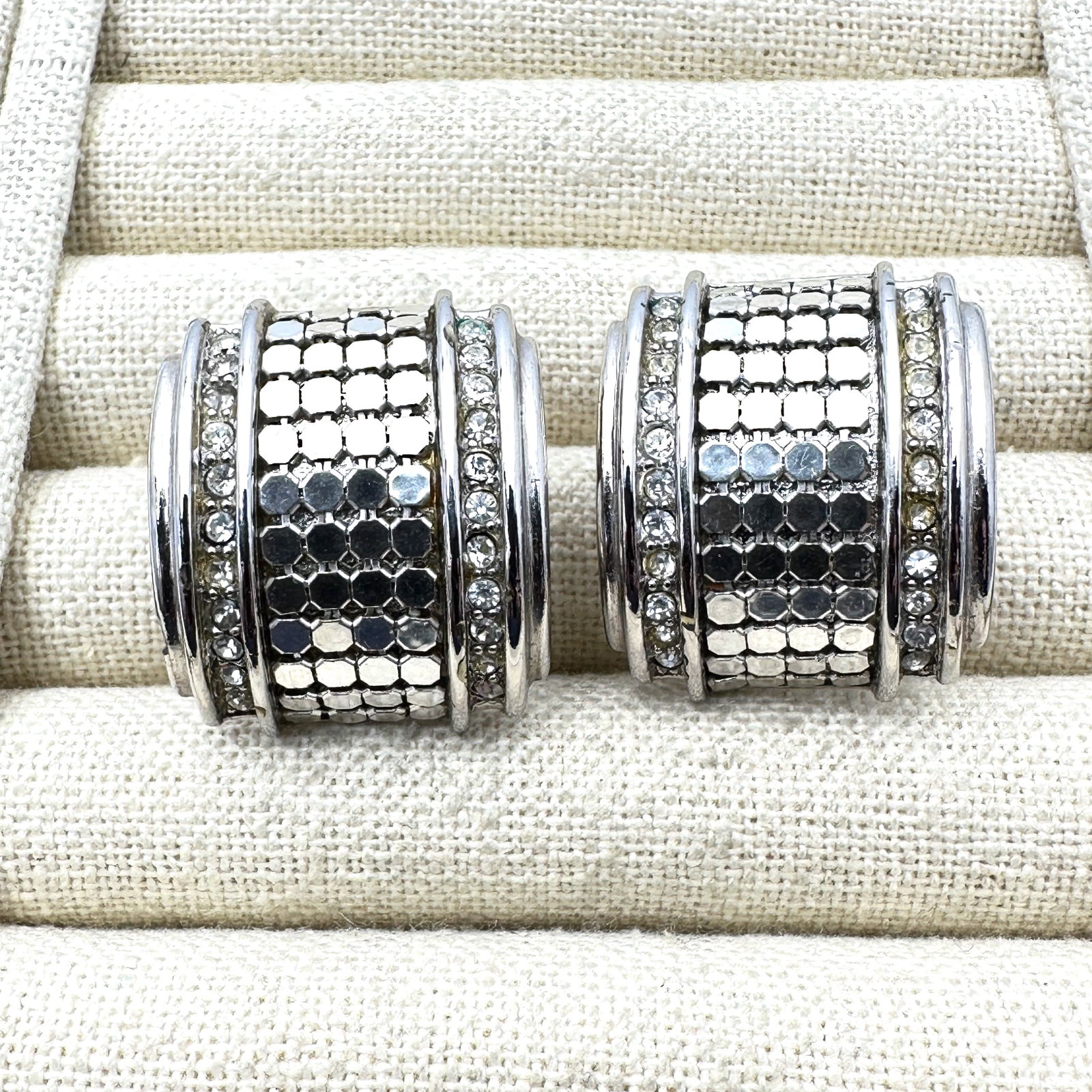 Vintage Whiting And Davis Clear Rhinestone Silver Tone Mesh Clip Earrings 1 Inch: Vintage Whiting And Davis Clear Rhinestone Silver Tone Mesh Clip Earrings 1 Inch