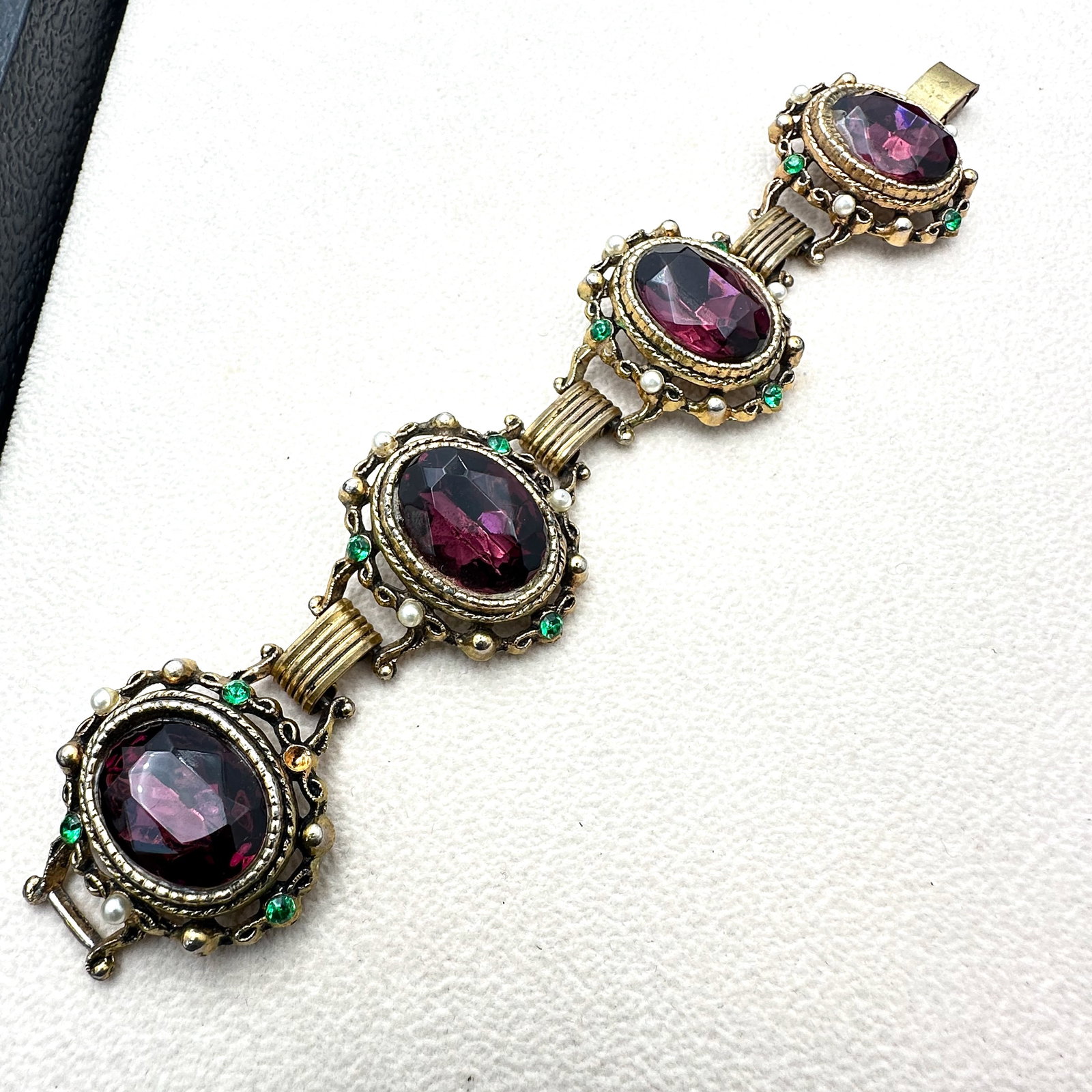 Vintage Purple Glass Cabochon Antiqued Gold Tone Bracelet Size 6.5 Inch: Vintage Purple Glass Cabochon Antiqued Gold Tone Bracelet Size 6.5 Inch