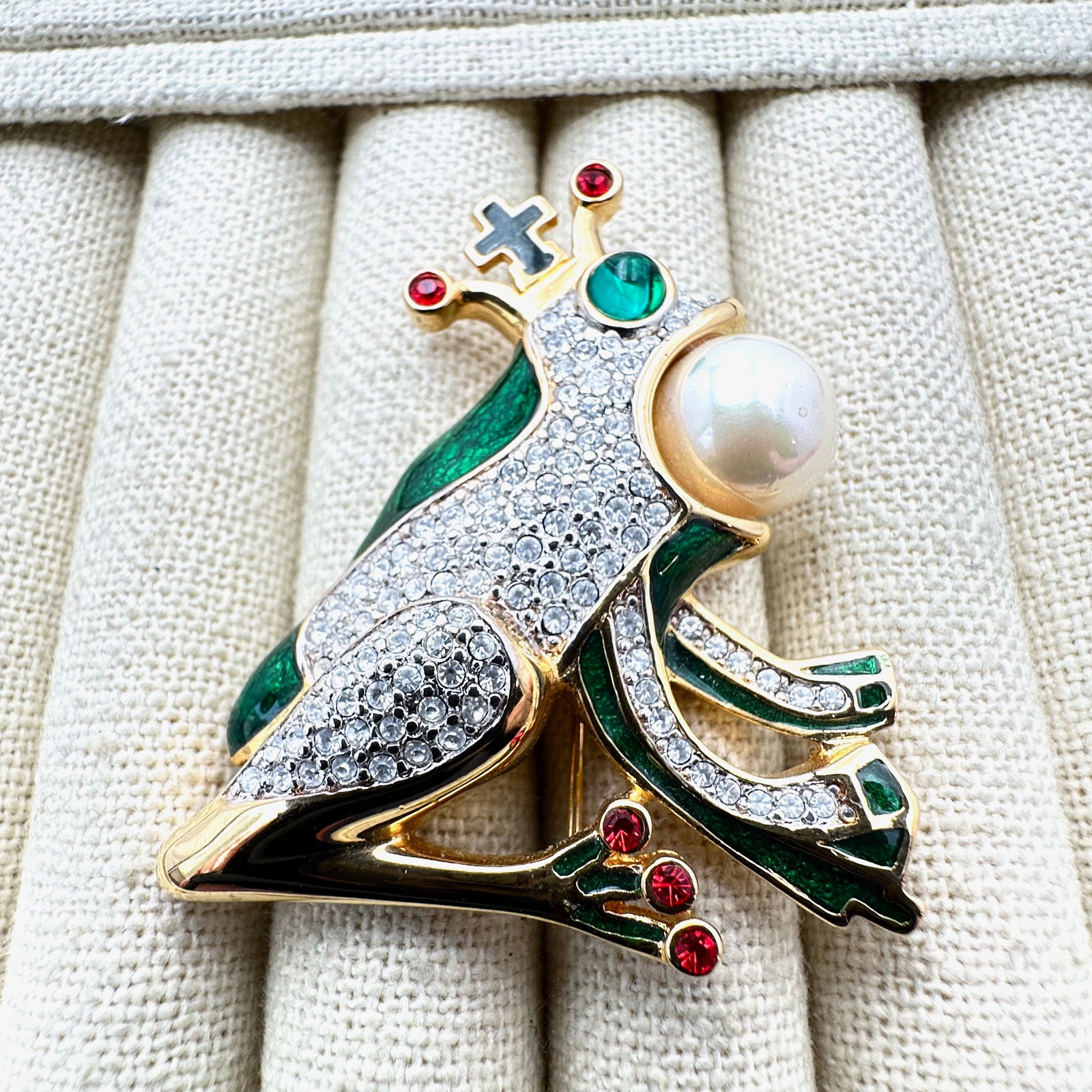Vintage Butler And Wilson Pave Crystal enamel Pearl Gold Plated Frog Prince Brooch Pin 2.25 Inch: Vintage Butler And Wilson Pave Crystal enamel Pearl Gold Plated Frog Prince Brooch Pin 2.25 Inch