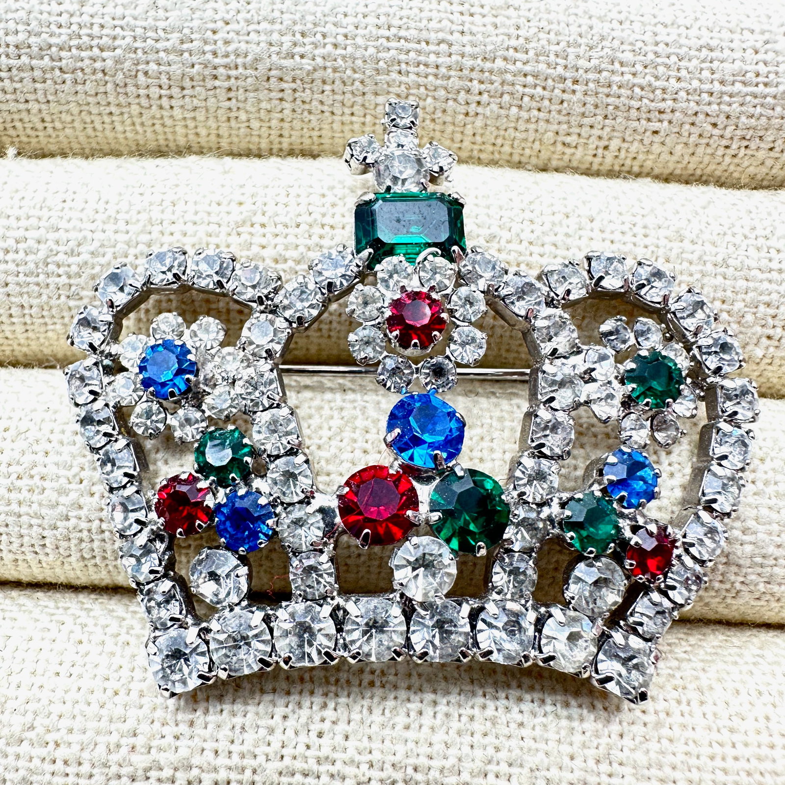 Vintage Jewel Tone Glass Rhinestone Silver Tone Crown Brooch Pin 2 Inch (1 of 2)