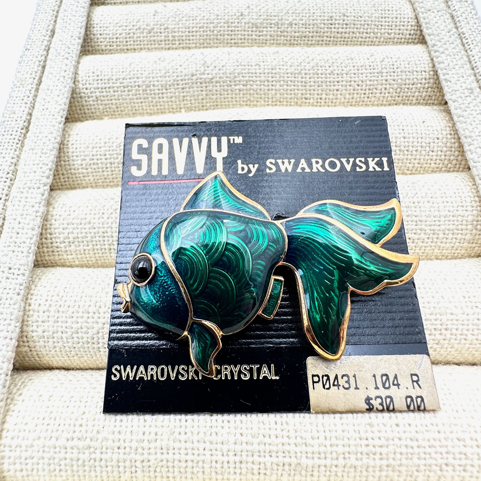 Vintage Savvy Swarovski Crystal Gold Plated Green Enamel Fish Brooch Pin on Original Card: Vintage Savvy Swarovski Crystal Gold Plated Green Enamel Fish Brooch Pin on Original Card