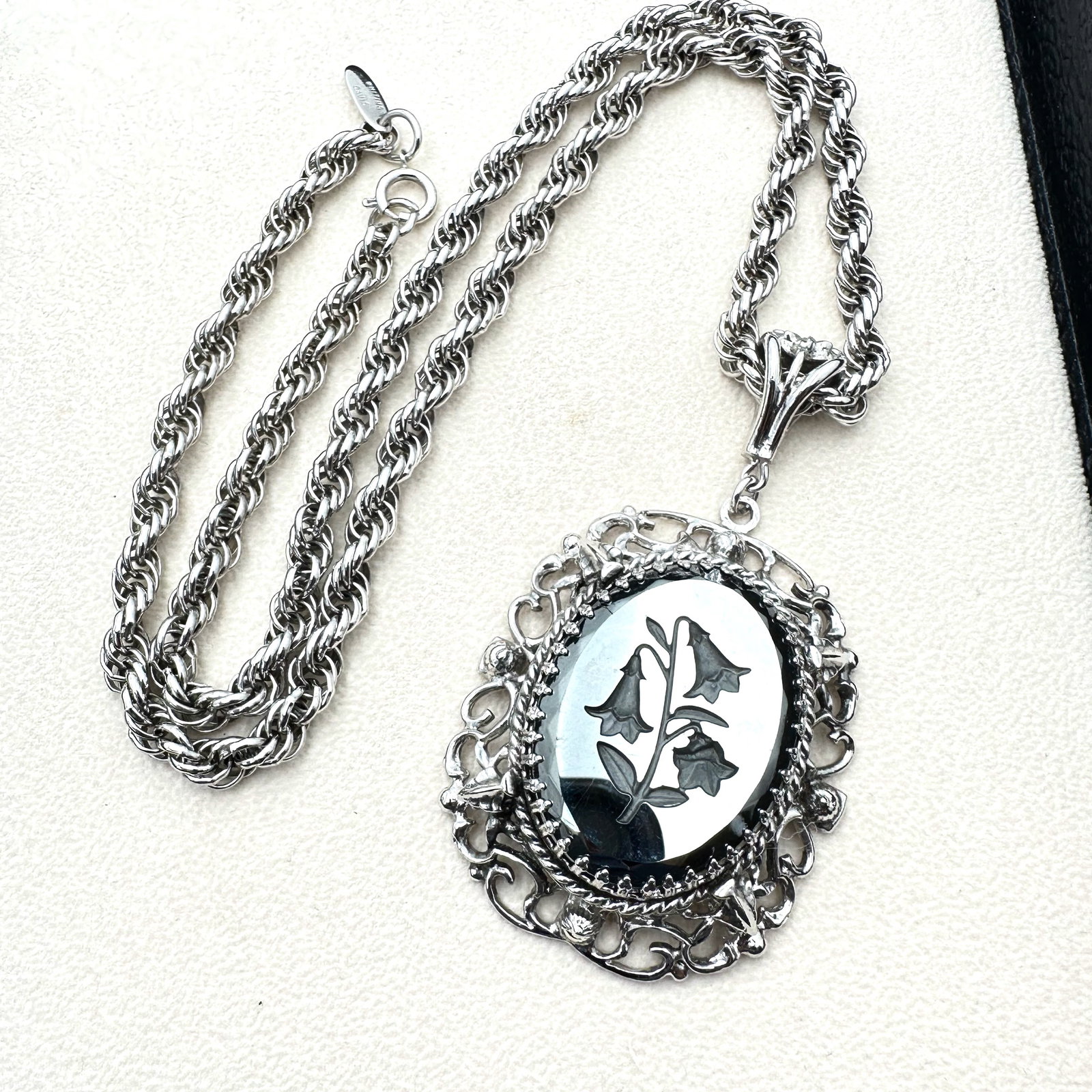 Vintage Whiting And Davis Hematite Glass Intaglio Silver Tone Pendant Necklace 24 Inch Chain (1 of 2)