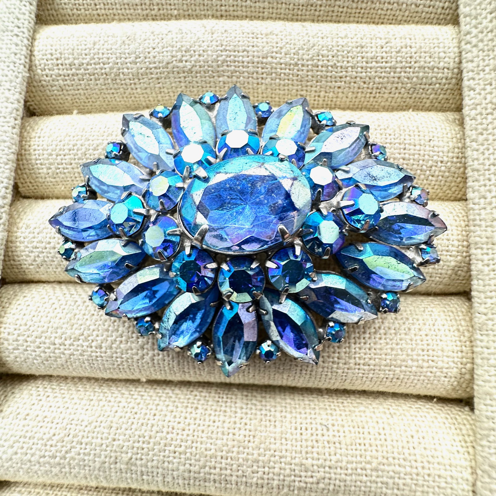 Vintage Blue Aurora Borealis Glass Rhinestone Silver Tone Brooch Pin 2.5 Inch (1 of 2)