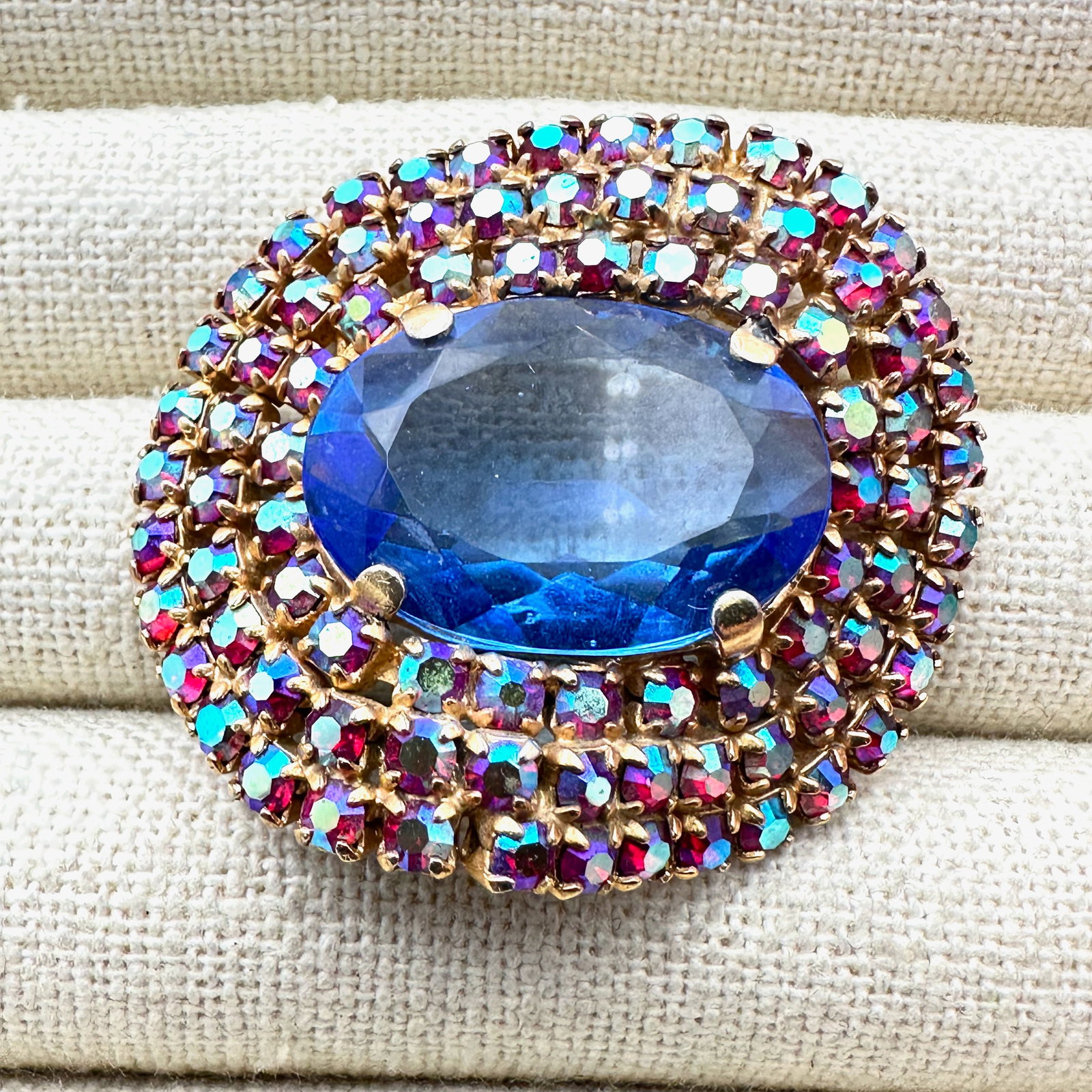 Vintage Blue Glass Aurora Borealis Gold Tone Brooch Pin 1.75 Inch (1 of 2)