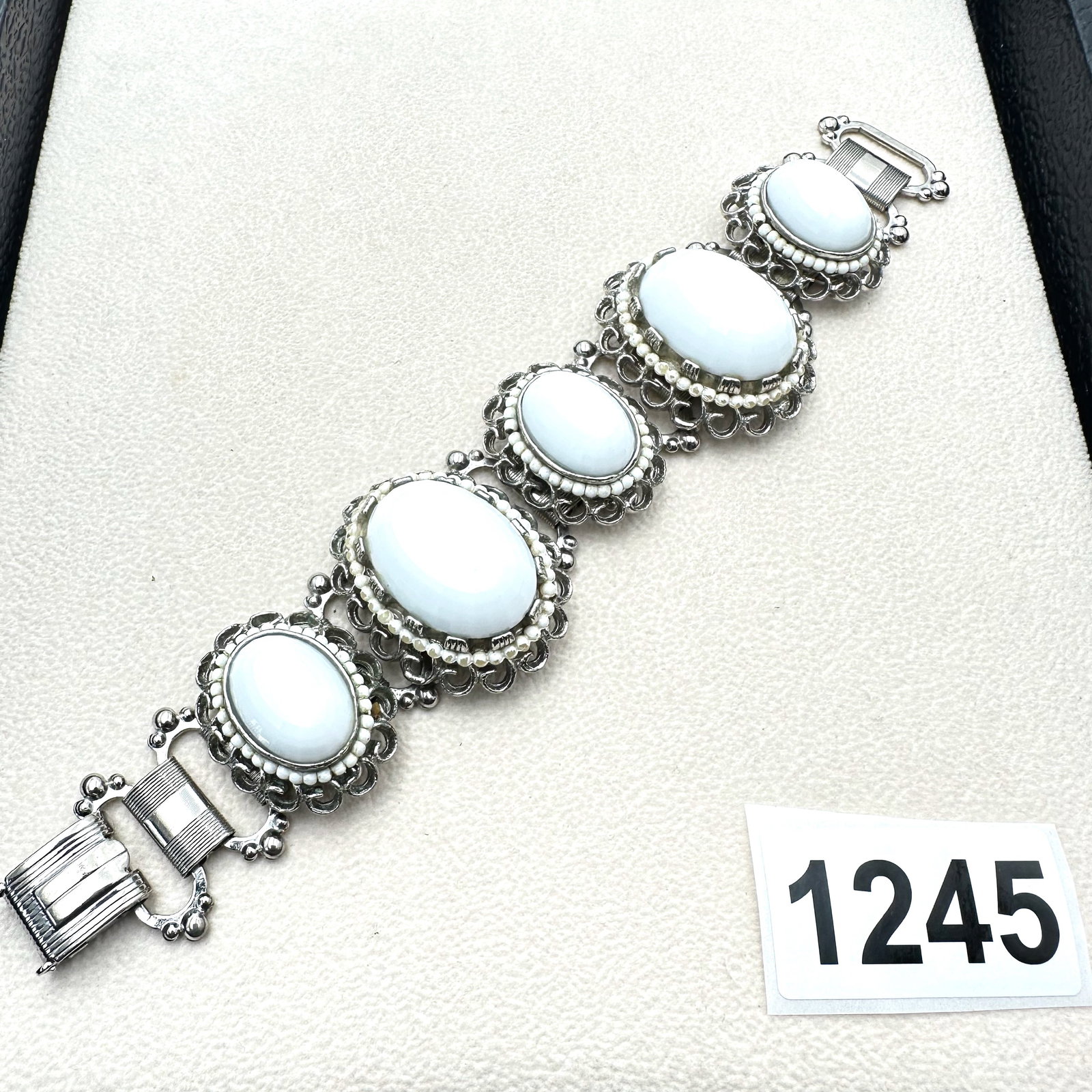 Vintage White Milk Glass Stones Silver Tone Book Chain Bracelet 7 Inch (1 of 2)